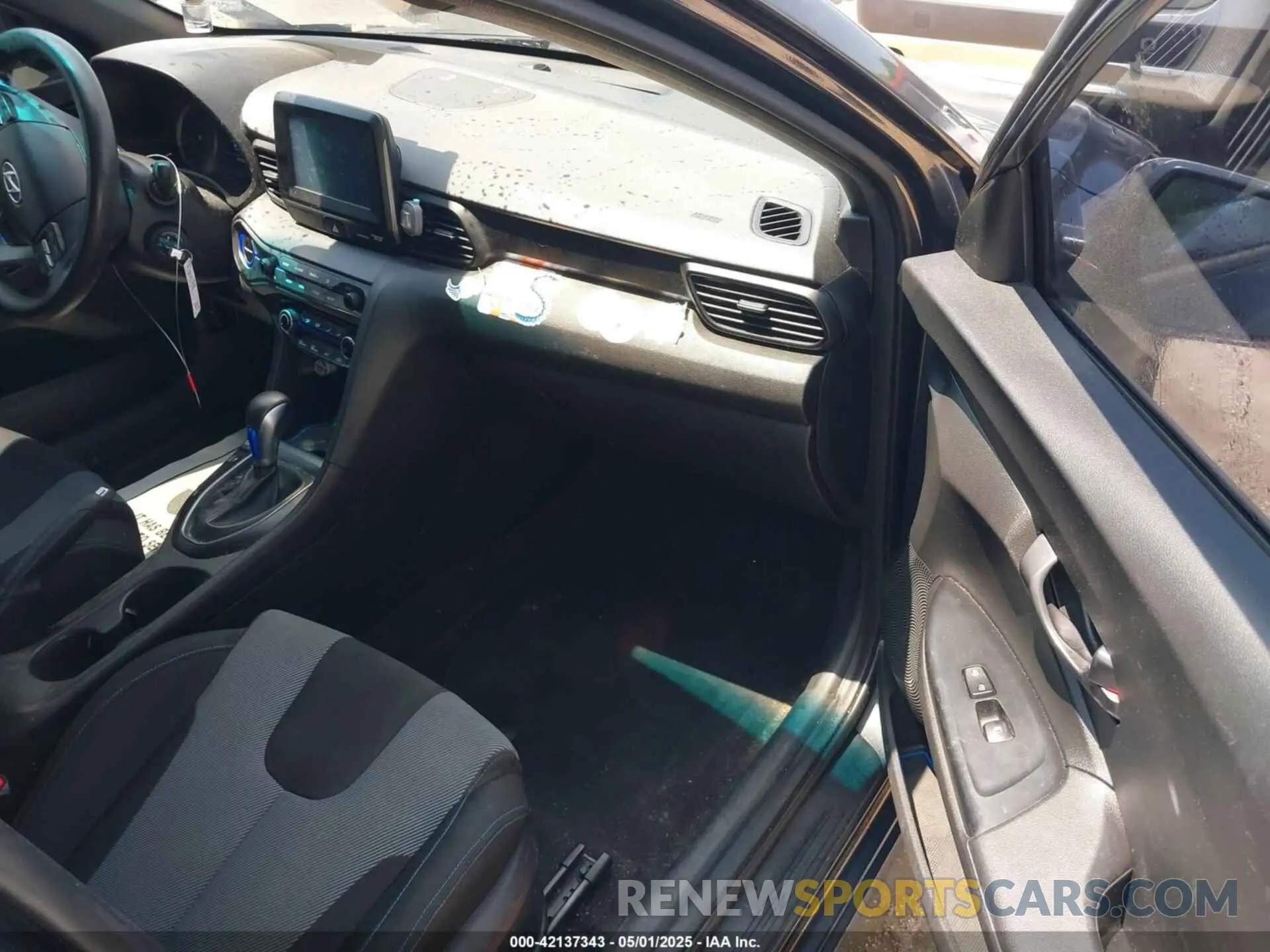 5 fotografías del automóvil dañado KMHTG6AFXKU016745 HYUNDAI VELOSTER 2019