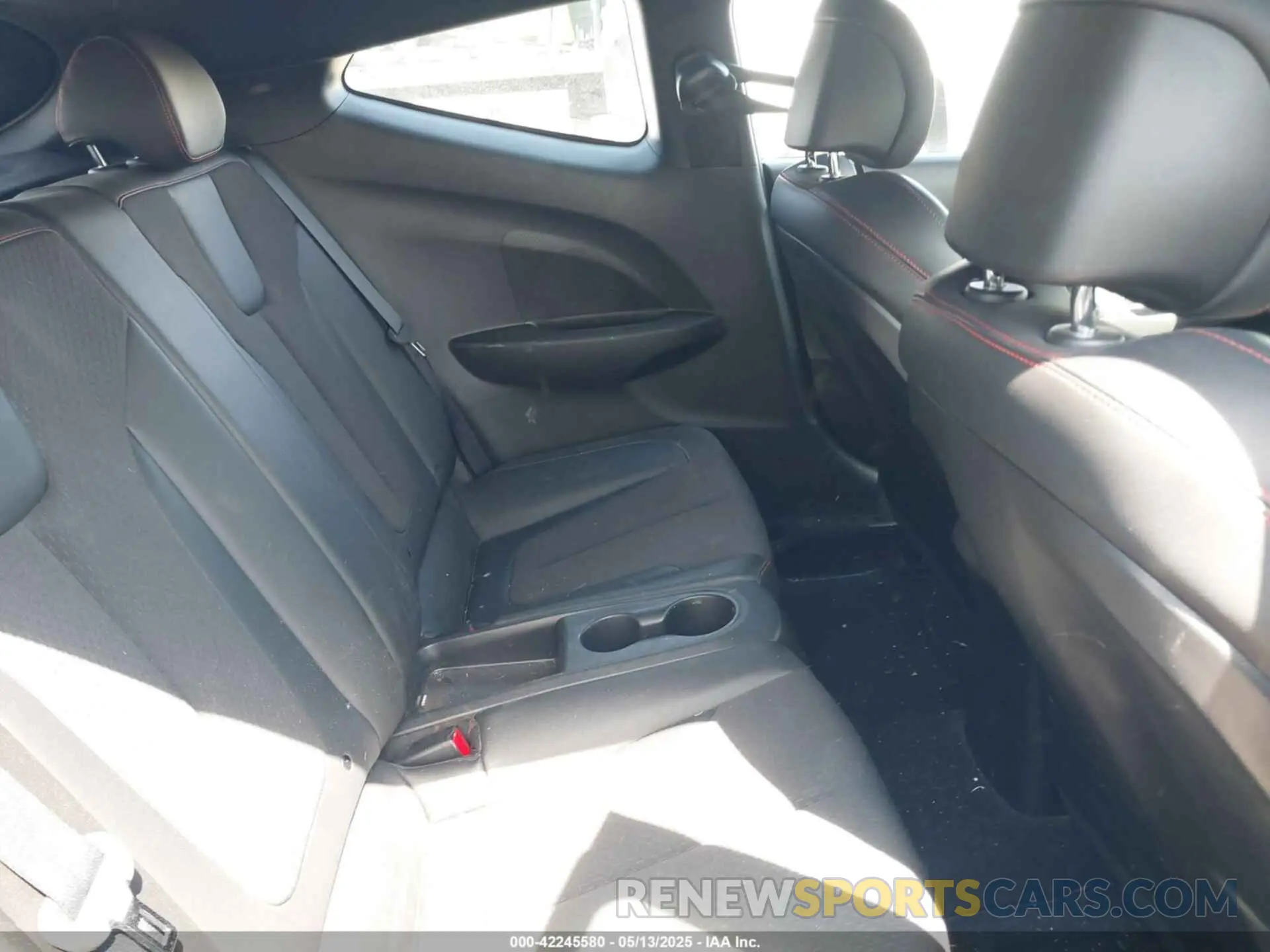 8 fotografías del automóvil dañado KMHTH6AB5KU010488 HYUNDAI VELOSTER 2019