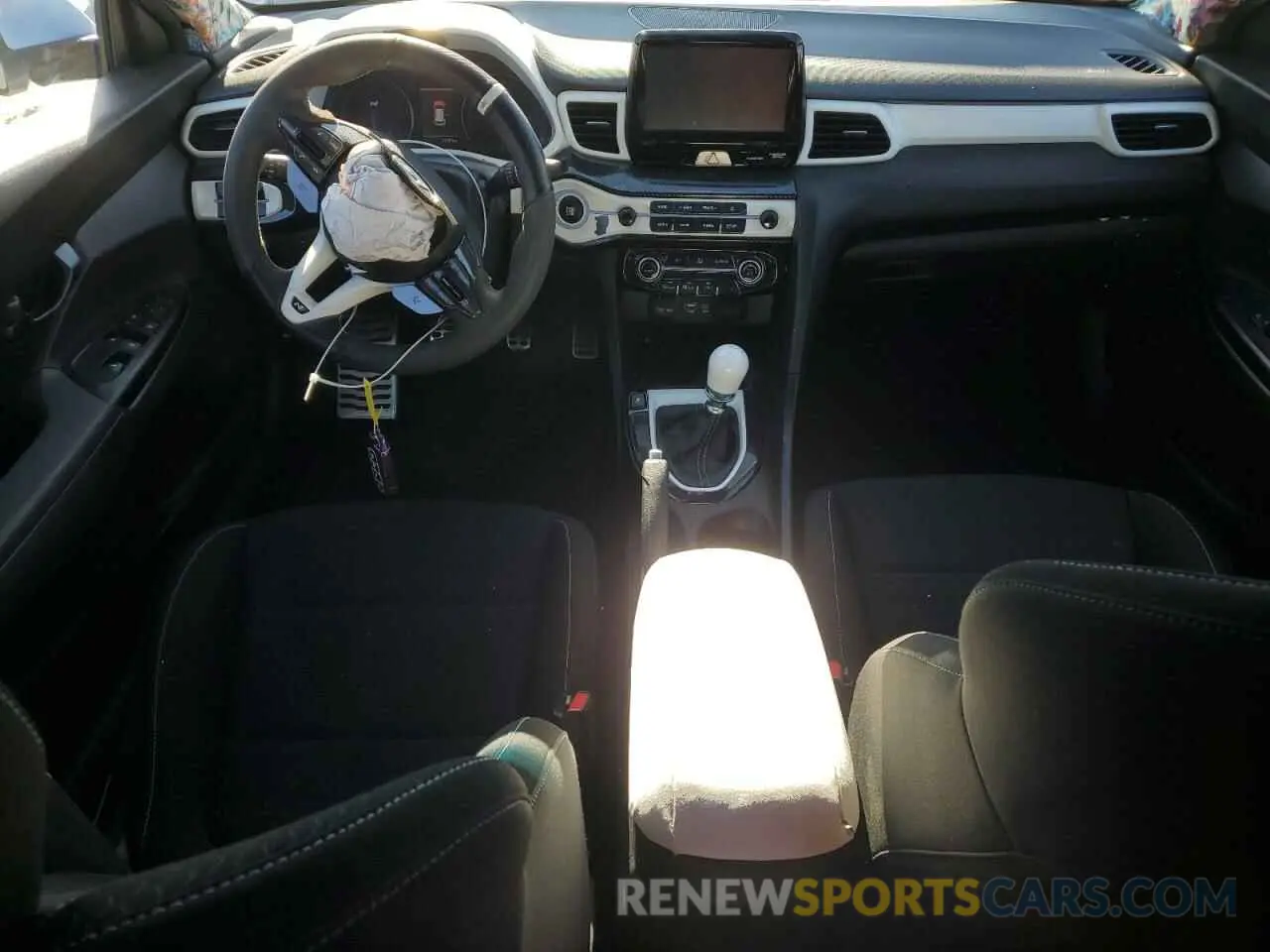8 fotografías del automóvil dañado KMHT36AH8LU008240 HYUNDAI VELOSTER 2020