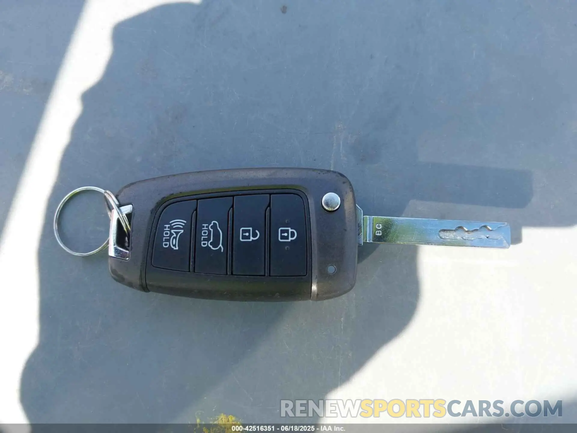 11 fotografías del automóvil dañado KMHTG6AF5LU020784 HYUNDAI VELOSTER 2020