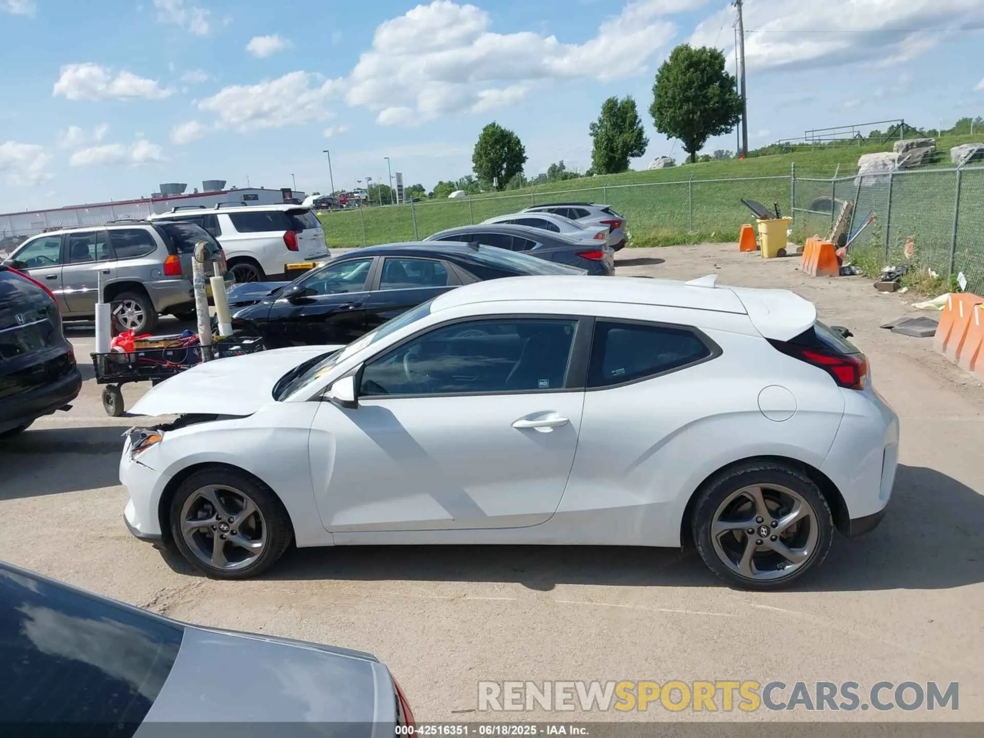 15 fotografías del automóvil dañado KMHTG6AF5LU020784 HYUNDAI VELOSTER 2020