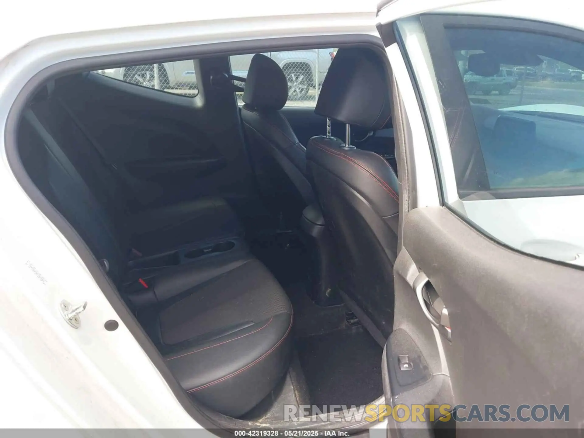 8 fotografías del automóvil dañado KMHTG6AF8LU028992 HYUNDAI VELOSTER 2020