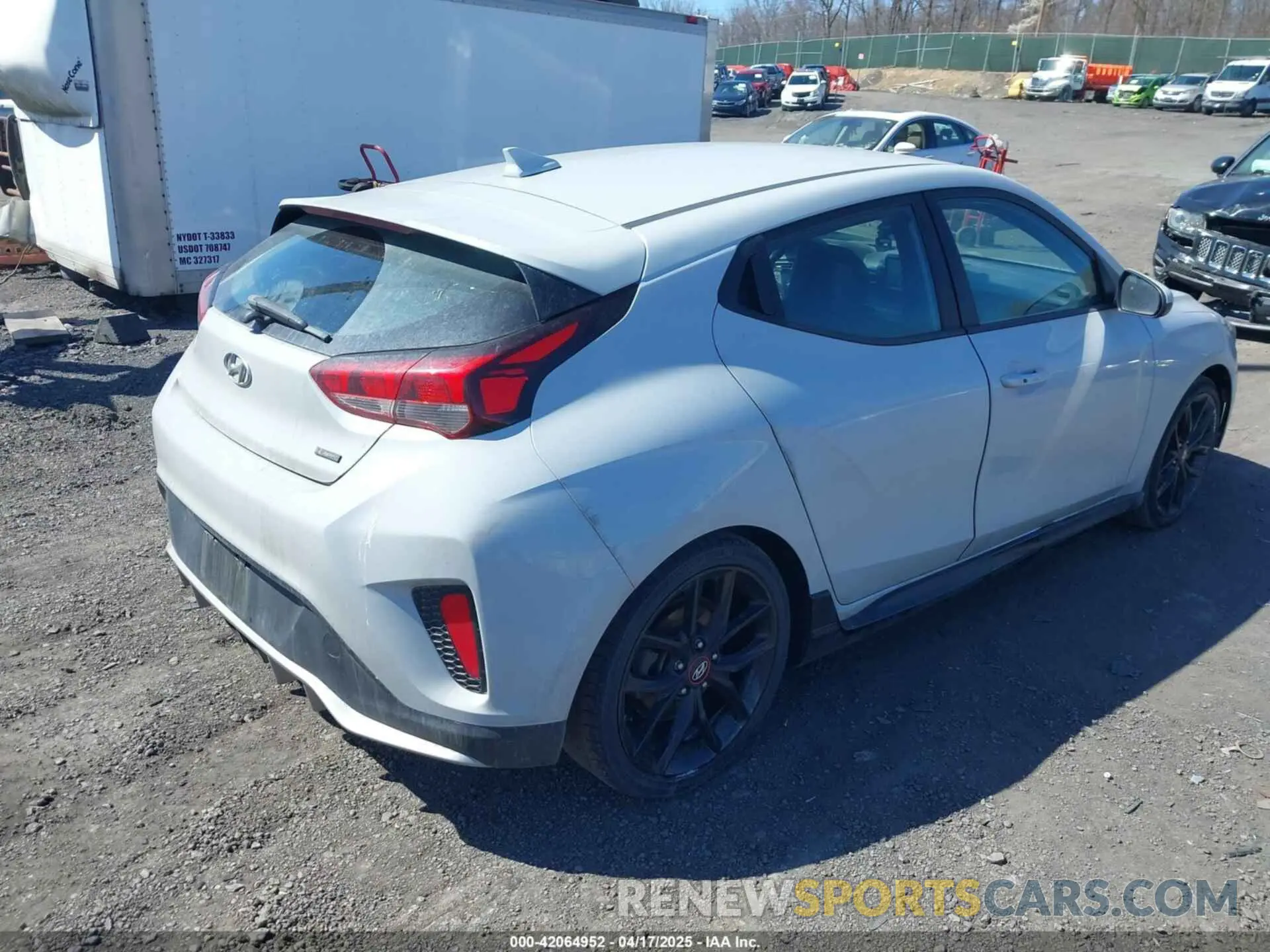 4 fotografías del automóvil dañado KMHTH6AB1LU027676 HYUNDAI VELOSTER 2020