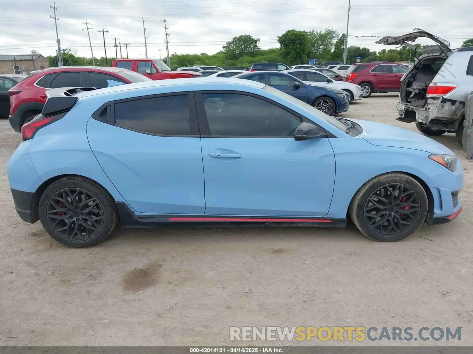 13 fotografías del automóvil dañado KMHT36AH6LU004705 HYUNDAI VELOSTER N 2020