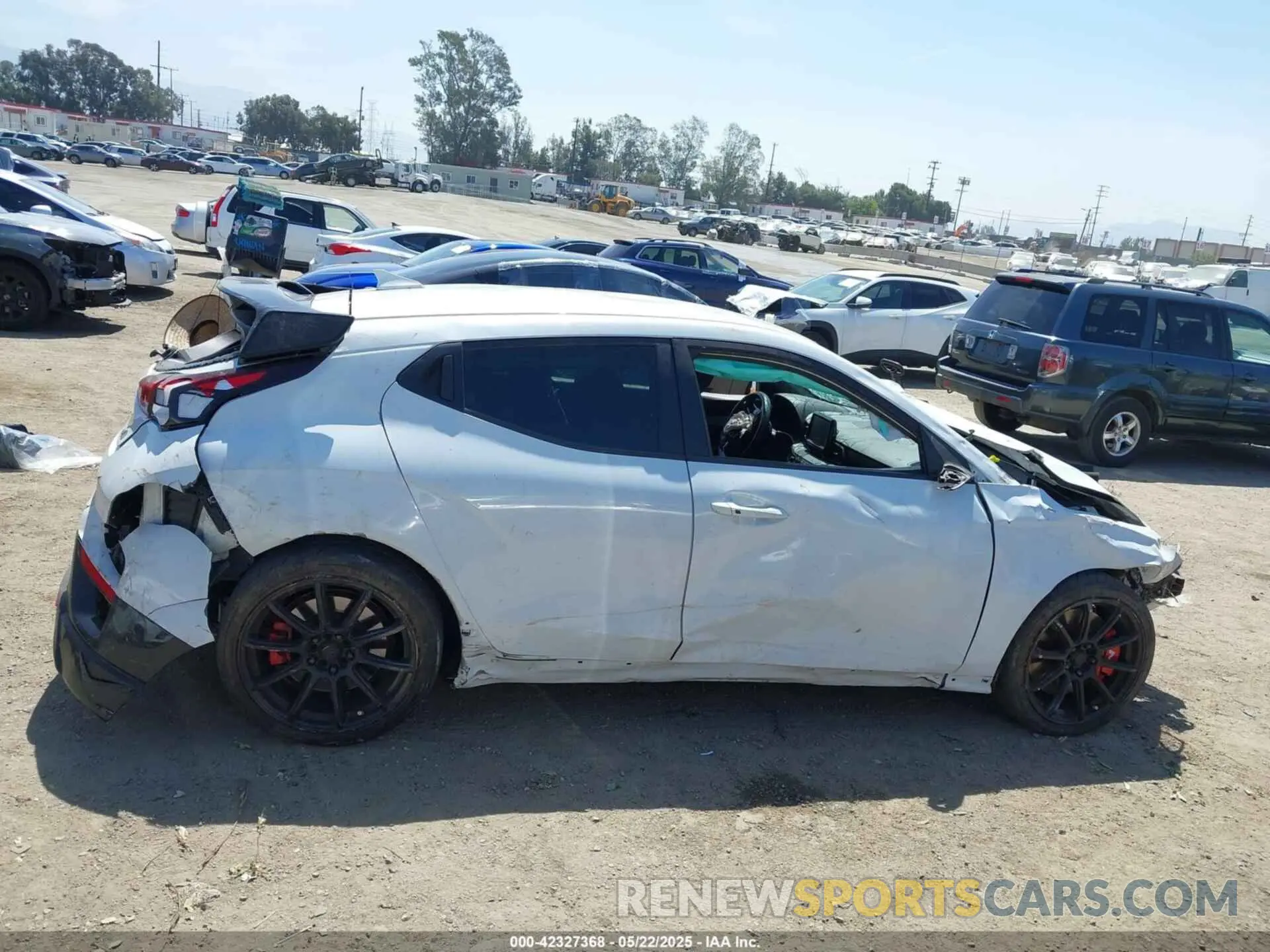 13 fotografías del automóvil dañado KMHT36AH9LU006142 HYUNDAI VELOSTER N 2020