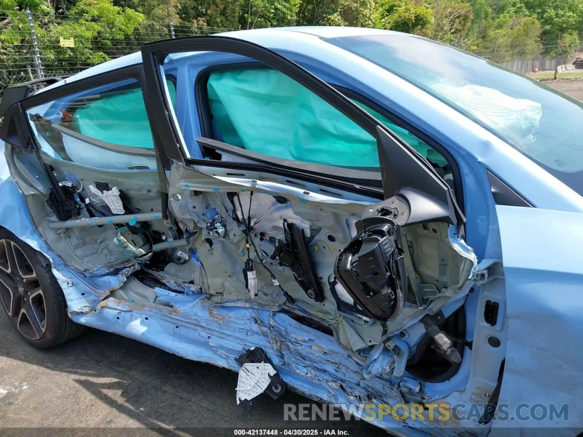 13 fotografías del automóvil dañado KMHT36AH7NU014310 HYUNDAI VELOSTER N 2022