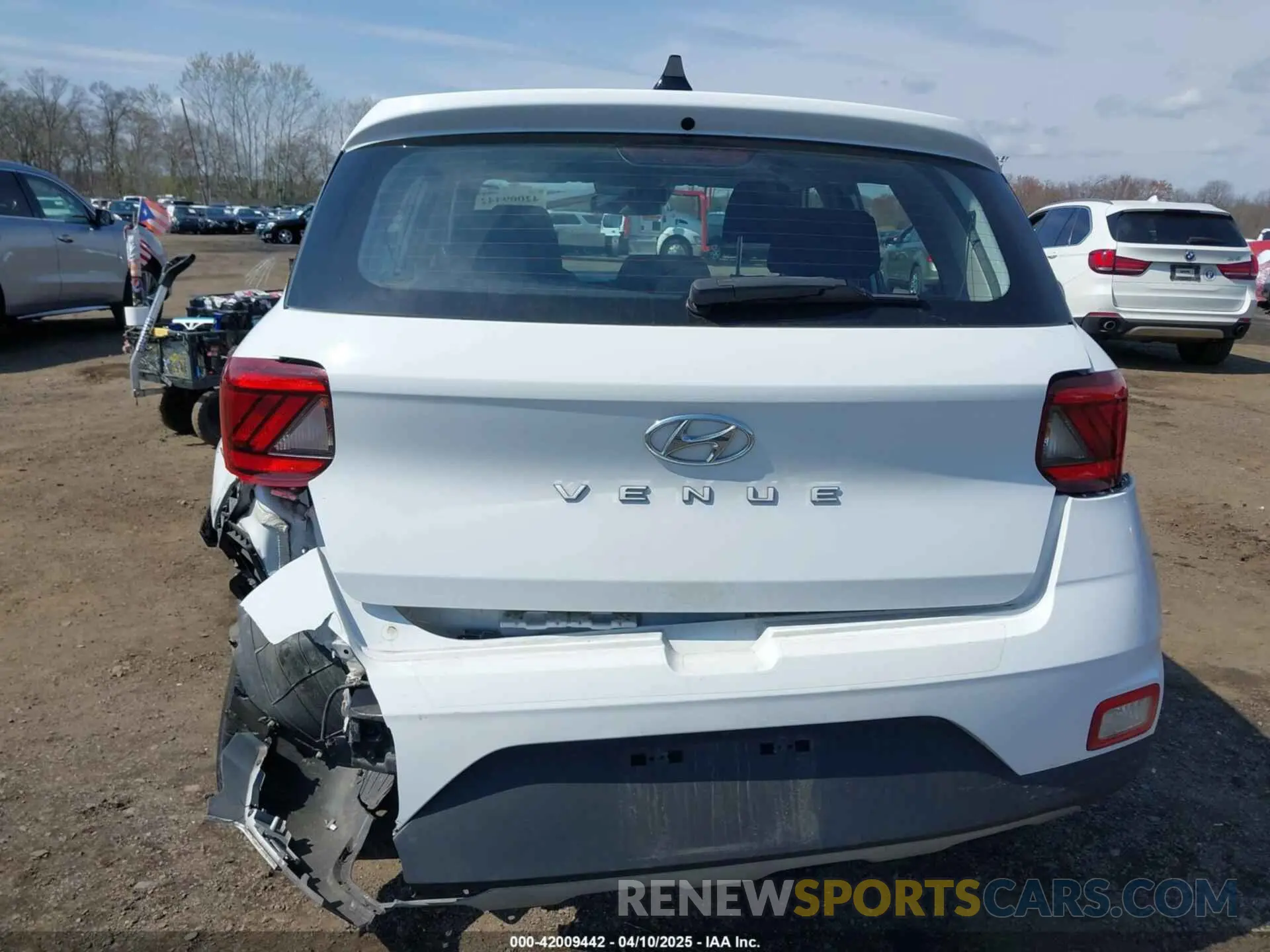 17 fotografías del automóvil dañado KMHRB8A33LU027520 HYUNDAI VENUE 2020