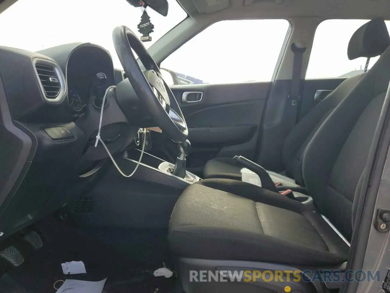 7 fotografías del automóvil dañado KMHRB8A34LU030202 HYUNDAI VENUE 2020