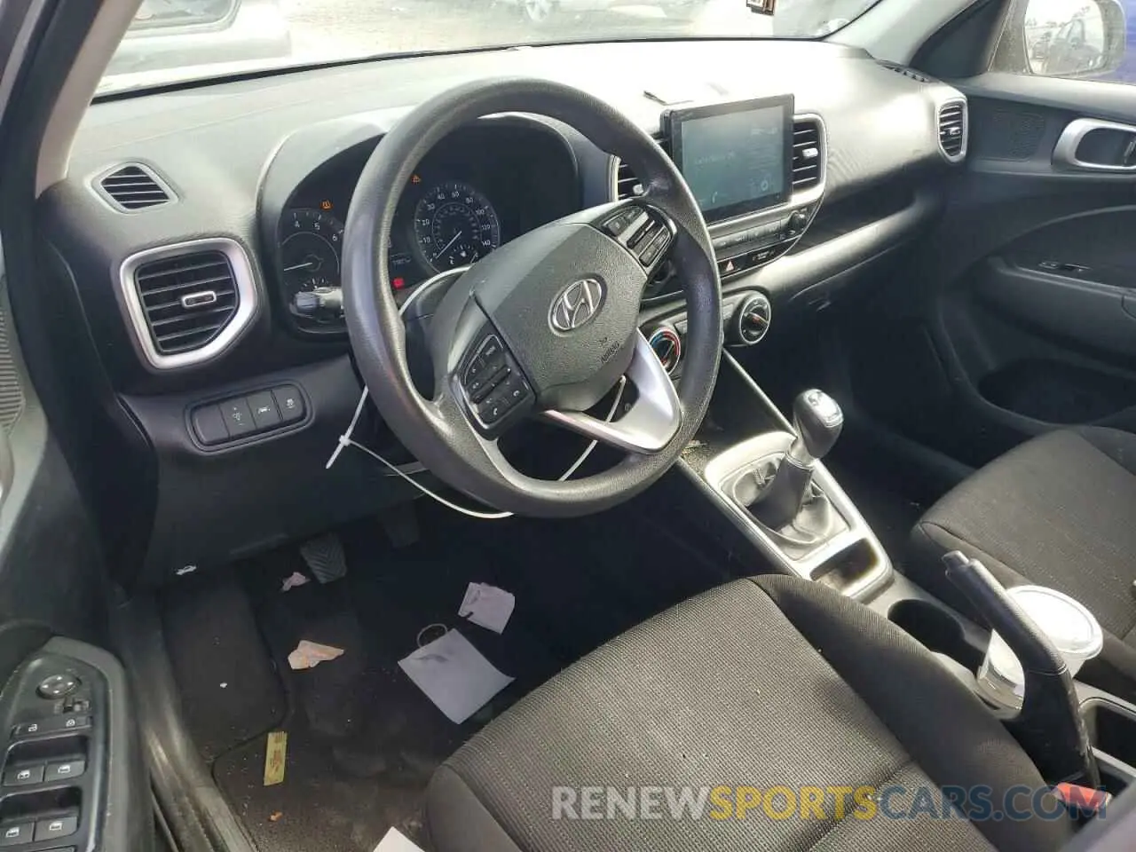 8 fotografías del automóvil dañado KMHRB8A34LU030202 HYUNDAI VENUE 2020