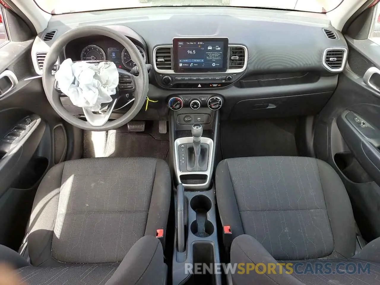 8 fotografías del automóvil dañado KMHRB8A36LU017189 HYUNDAI VENUE 2020