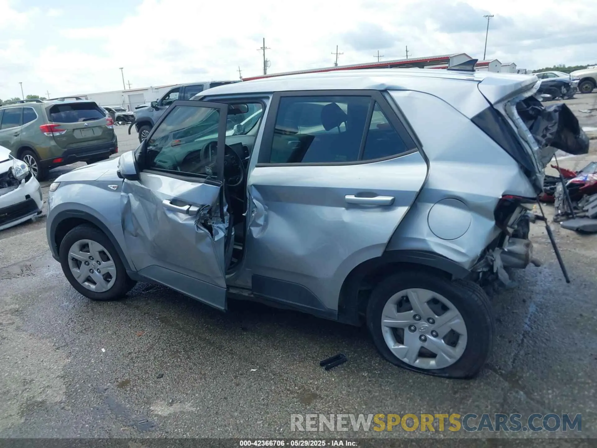 13 fotografías del automóvil dañado KMHRB8A36LU030024 HYUNDAI VENUE 2020