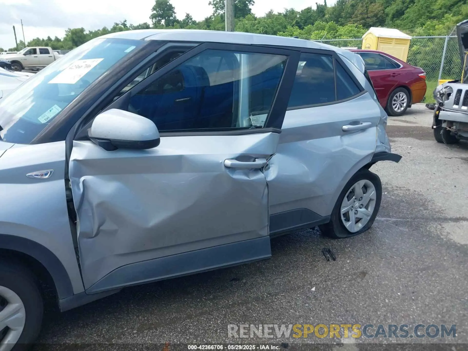 6 fotografías del automóvil dañado KMHRB8A36LU030024 HYUNDAI VENUE 2020
