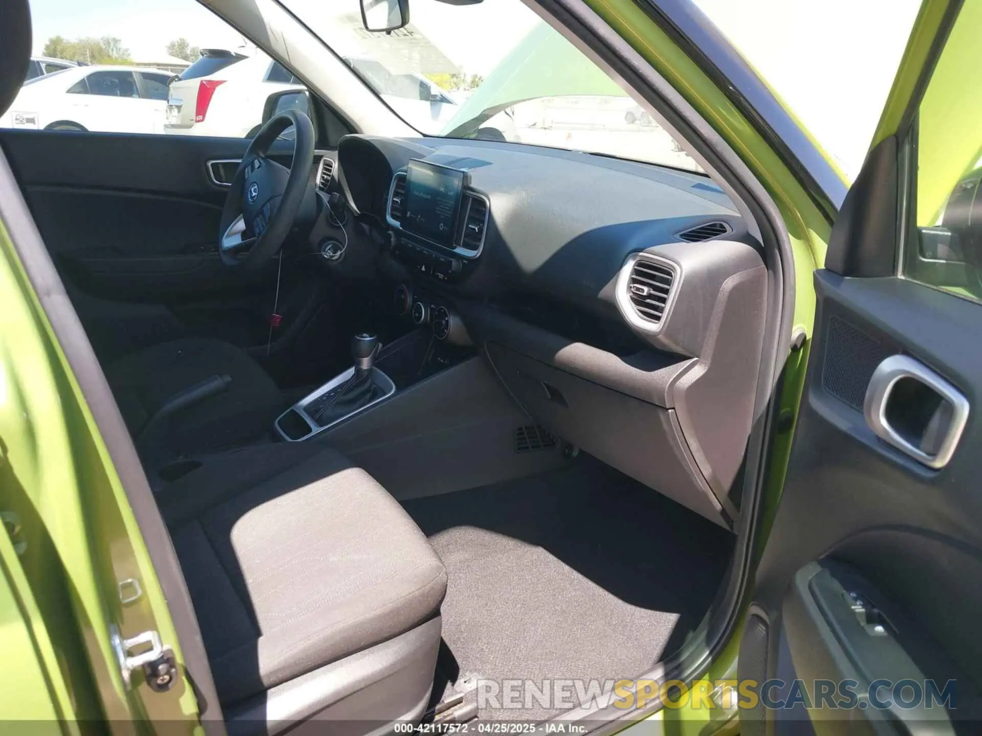 5 fotografías del automóvil dañado KMHRB8A38LU044569 HYUNDAI VENUE 2020