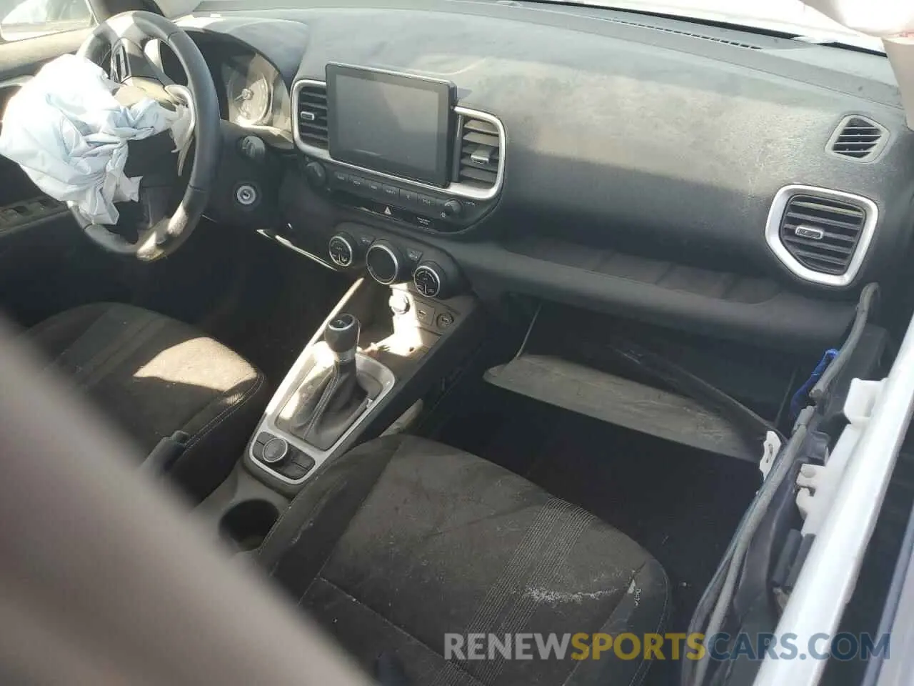 8 fotografías del automóvil dañado KMHRC8A30LU016066 HYUNDAI VENUE 2020