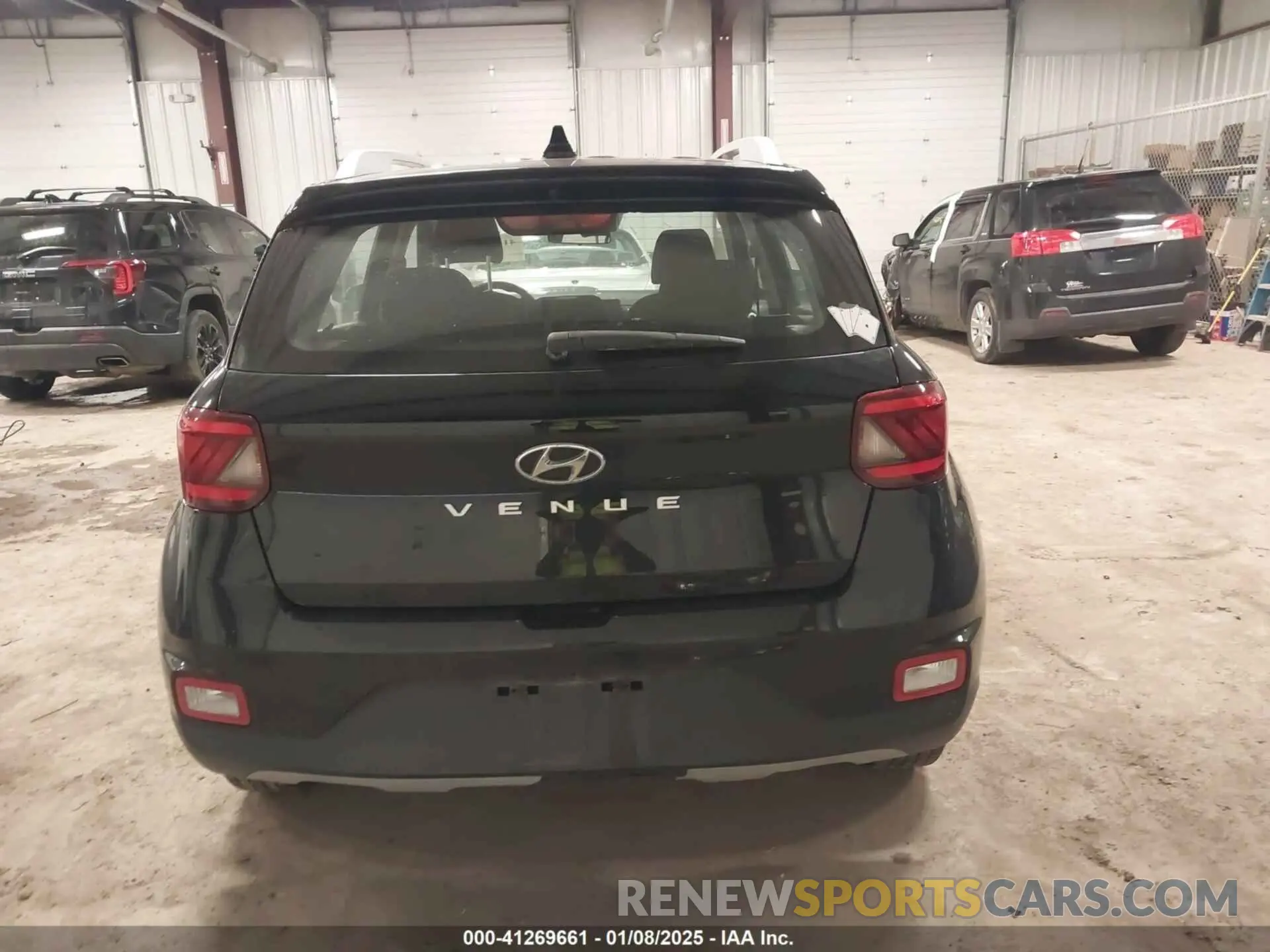 16 fotografías del automóvil dañado KMHRC8A30LU041985 HYUNDAI VENUE 2020