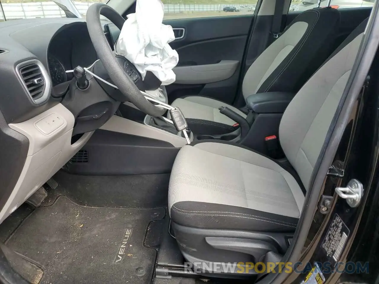 7 fotografías del automóvil dañado KMHRC8A32LU016182 HYUNDAI VENUE 2020