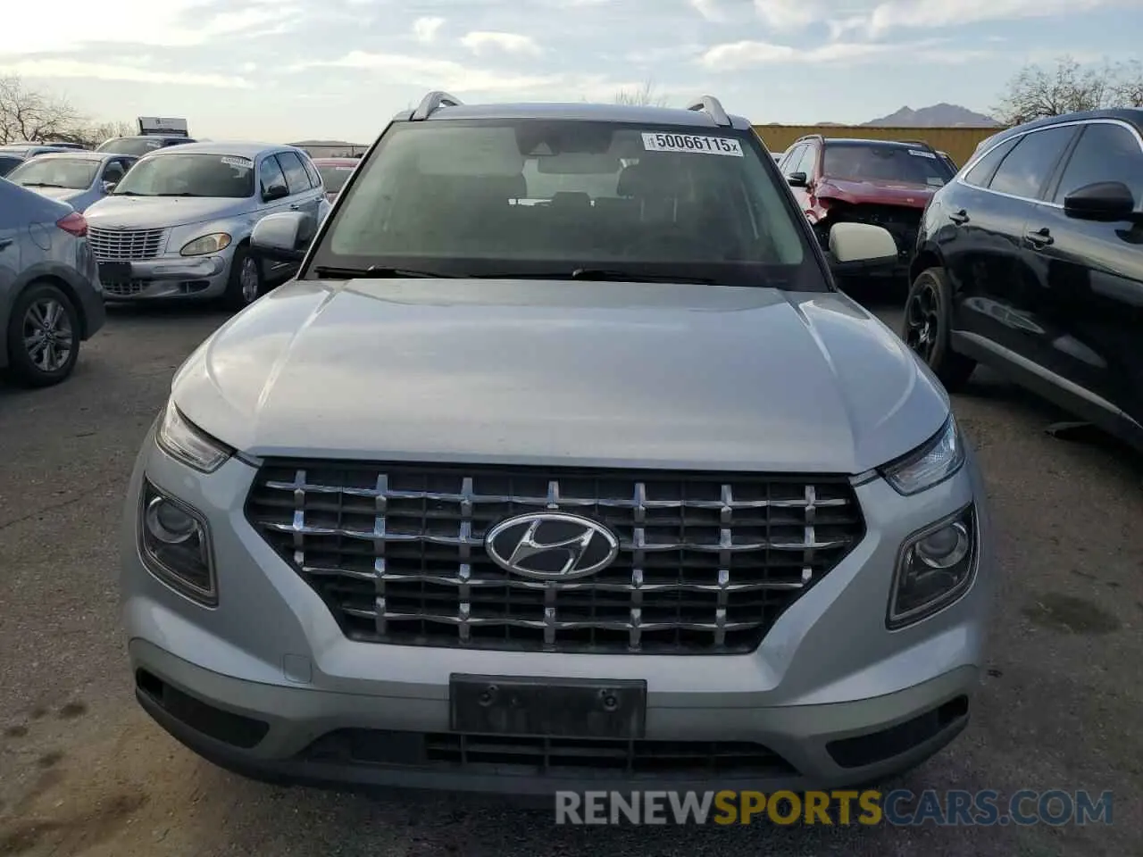 5 fotografías del automóvil dañado KMHRC8A32LU038179 HYUNDAI VENUE 2020