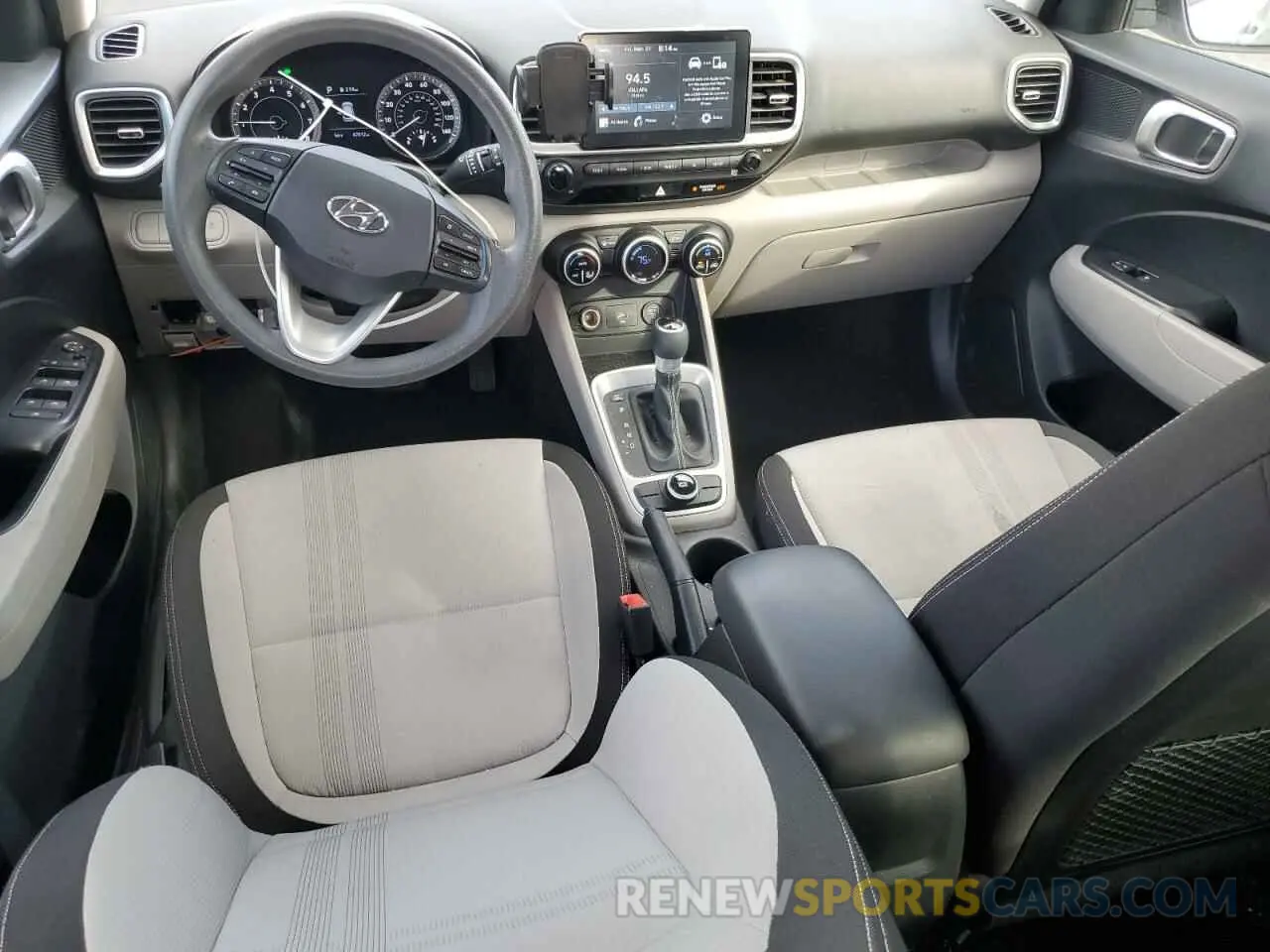8 fotografías del automóvil dañado KMHRC8A32LU038179 HYUNDAI VENUE 2020