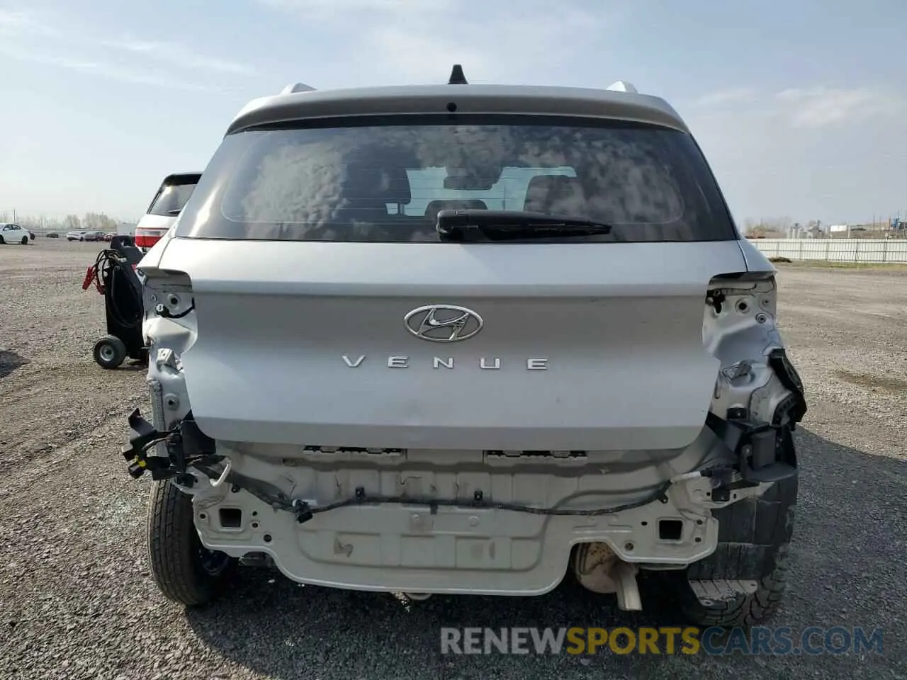 6 fotografías del automóvil dañado KMHRC8A34LU041049 HYUNDAI VENUE 2020