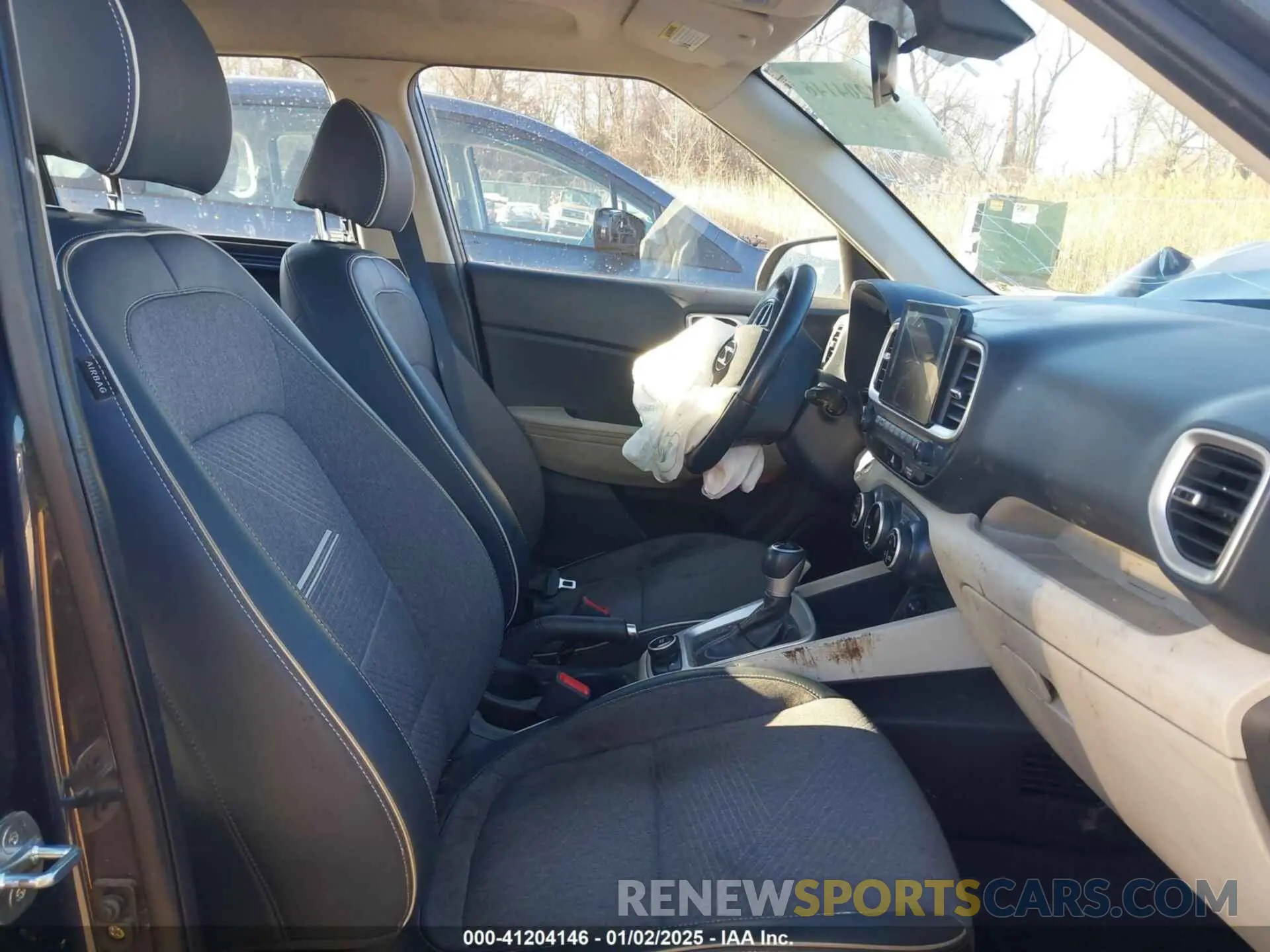 5 fotografías del automóvil dañado KMHRC8A34LU047689 HYUNDAI VENUE 2020