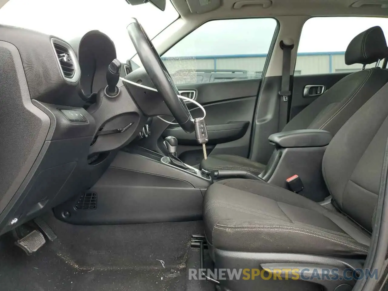 7 fotografías del automóvil dañado KMHRC8A37LU026660 HYUNDAI VENUE 2020
