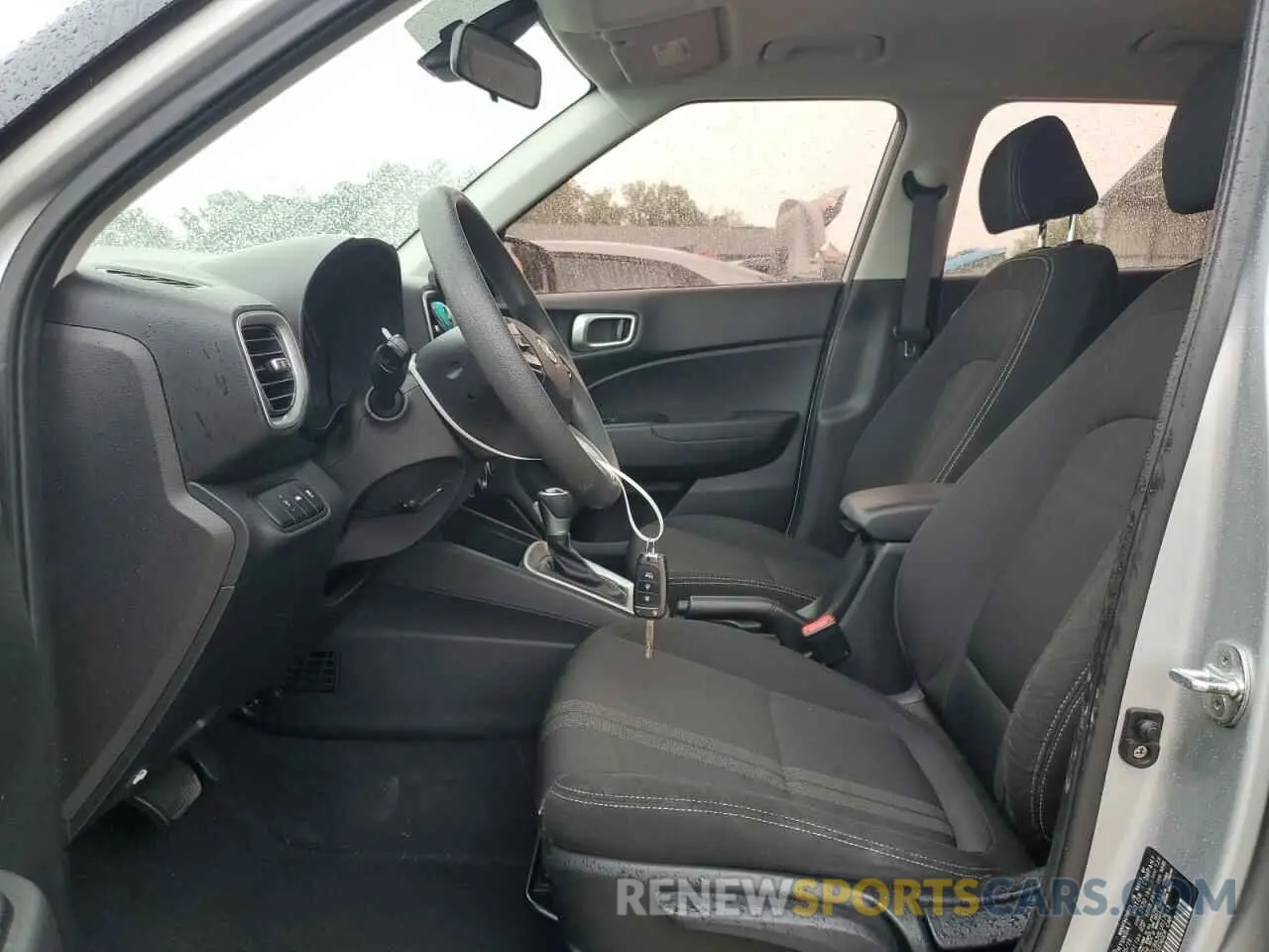 7 fotografías del automóvil dañado KMHRC8A38LU017613 HYUNDAI VENUE 2020