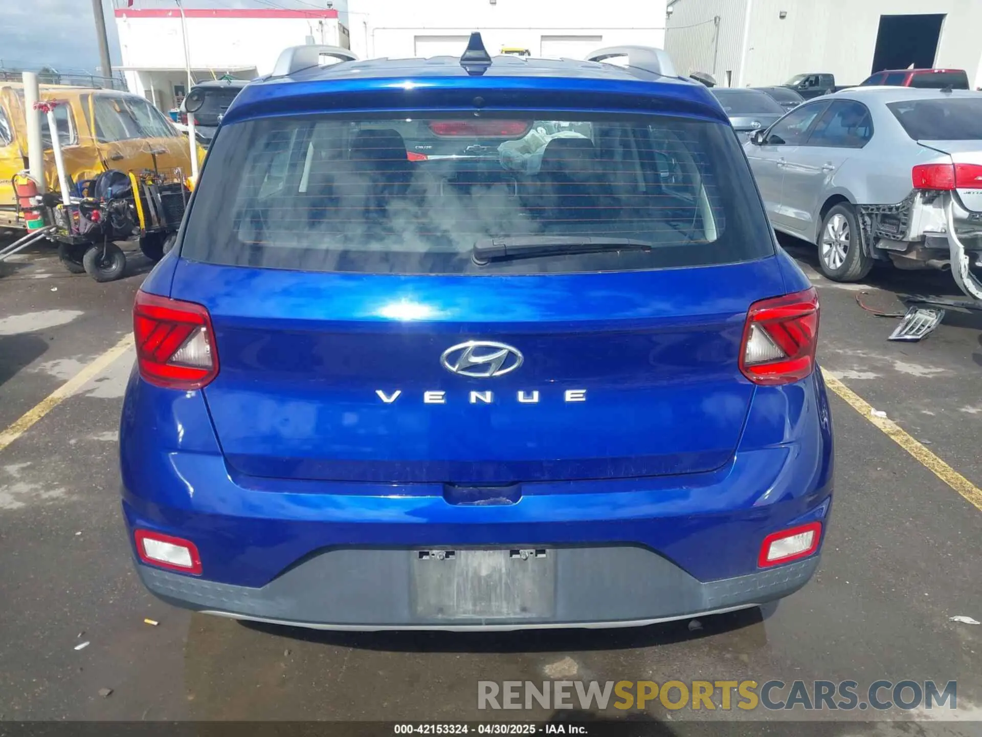 17 fotografías del automóvil dañado KMHRC8A38LU030426 HYUNDAI VENUE 2020