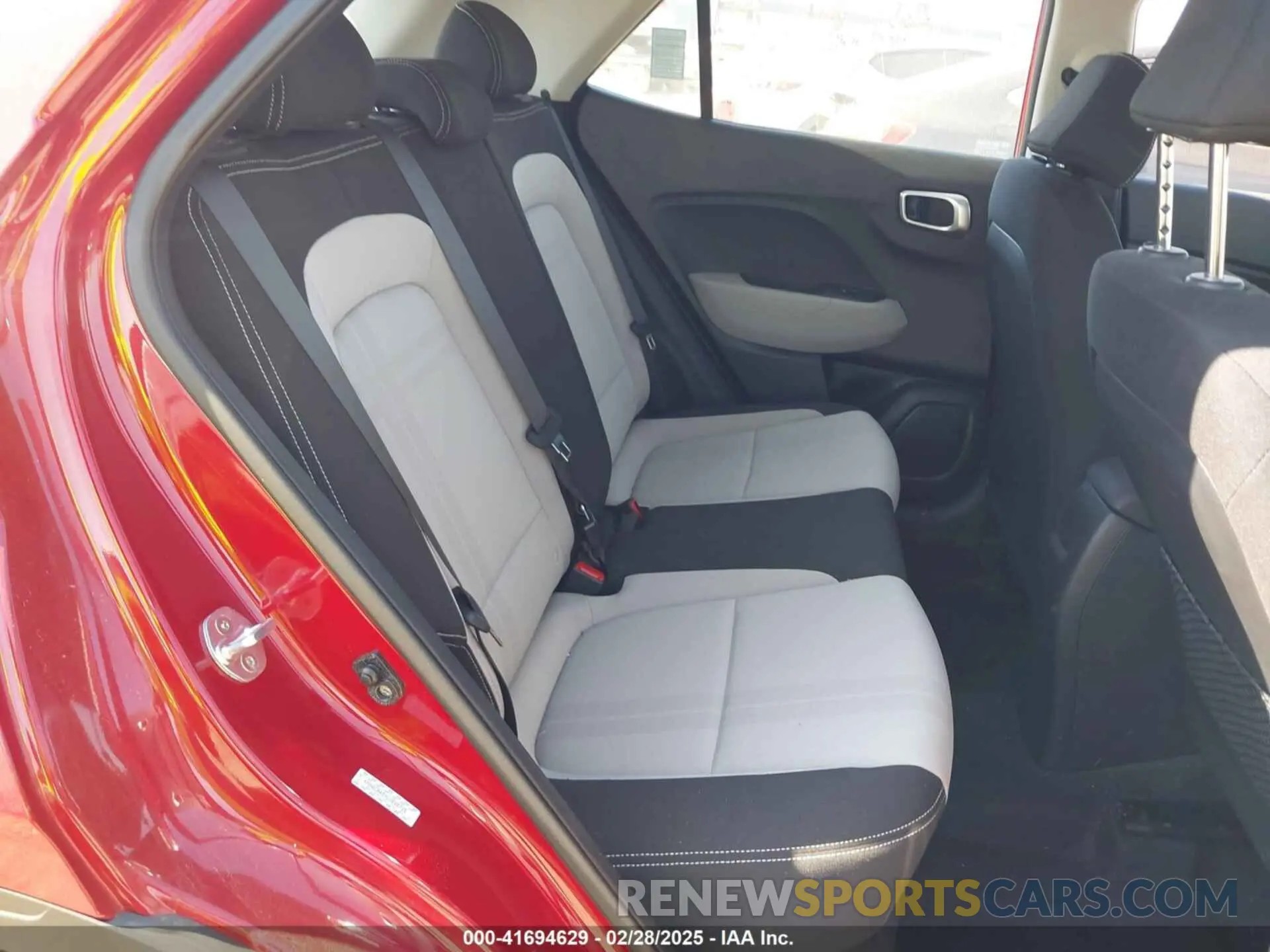 8 fotografías del automóvil dañado KMHRC8A3XLU040715 HYUNDAI VENUE 2020