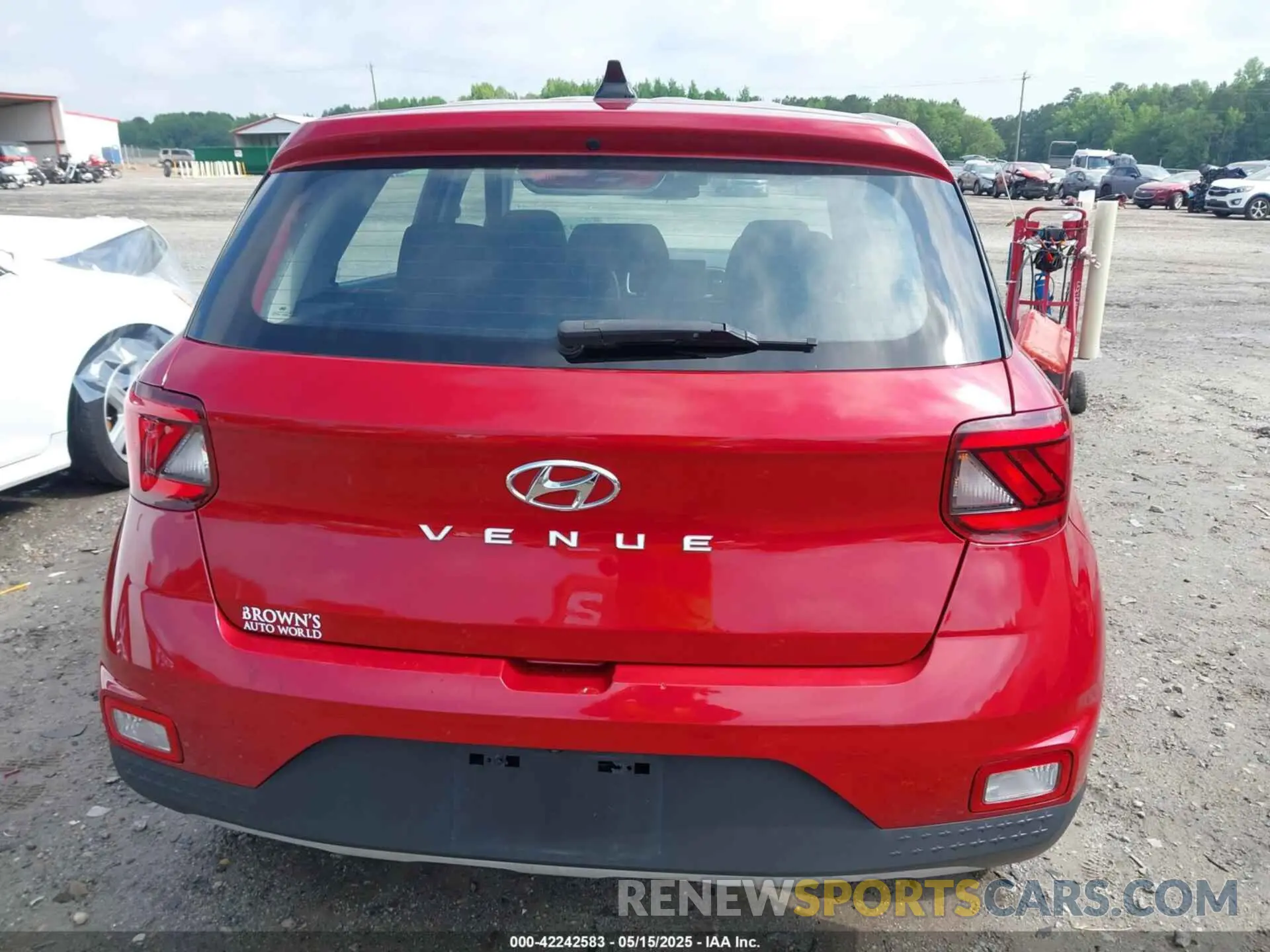 16 fotografías del automóvil dañado KMHRB8A31MU065989 HYUNDAI VENUE 2021
