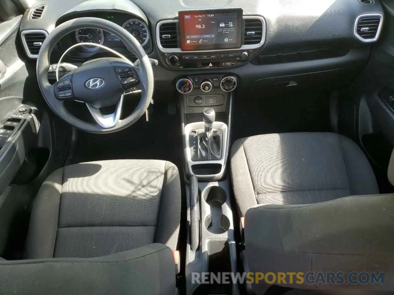 8 fotografías del automóvil dañado KMHRB8A32MU068996 HYUNDAI VENUE 2021