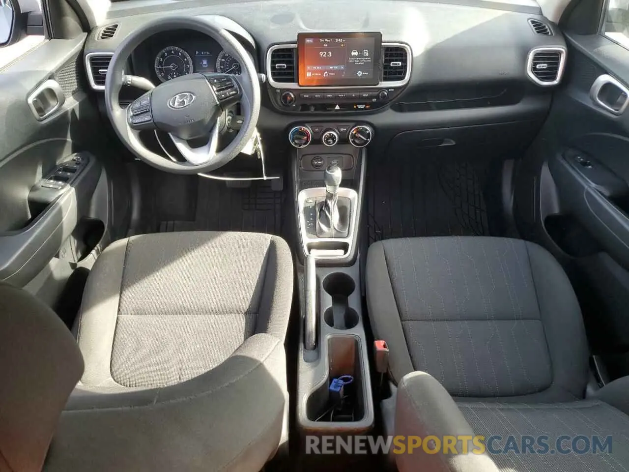 8 fotografías del automóvil dañado KMHRB8A33MU068036 HYUNDAI VENUE 2021