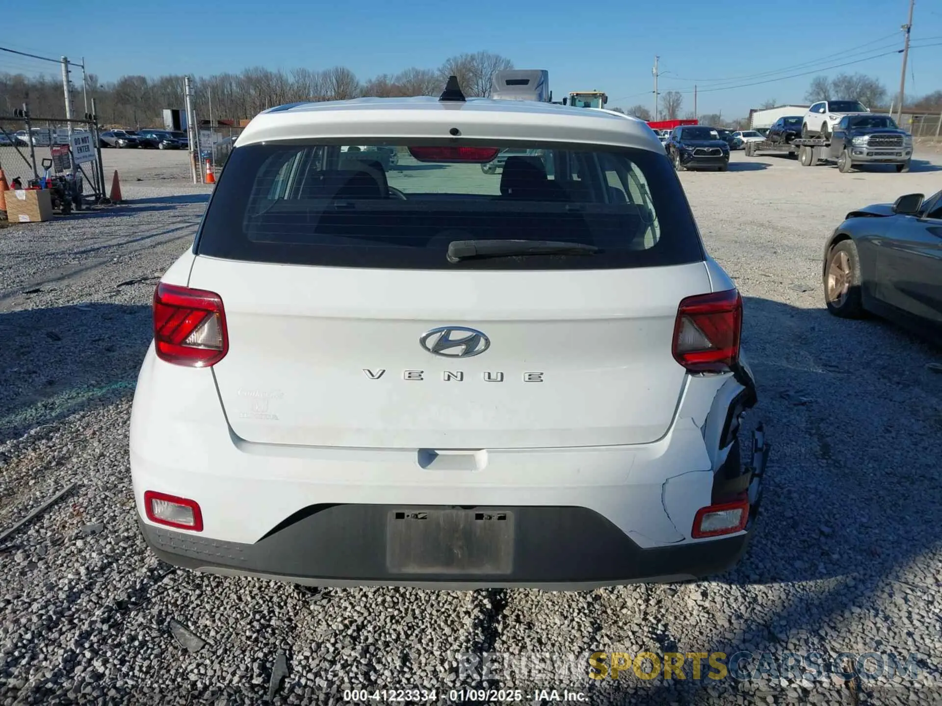 16 fotografías del automóvil dañado KMHRB8A34MU072256 HYUNDAI VENUE 2021