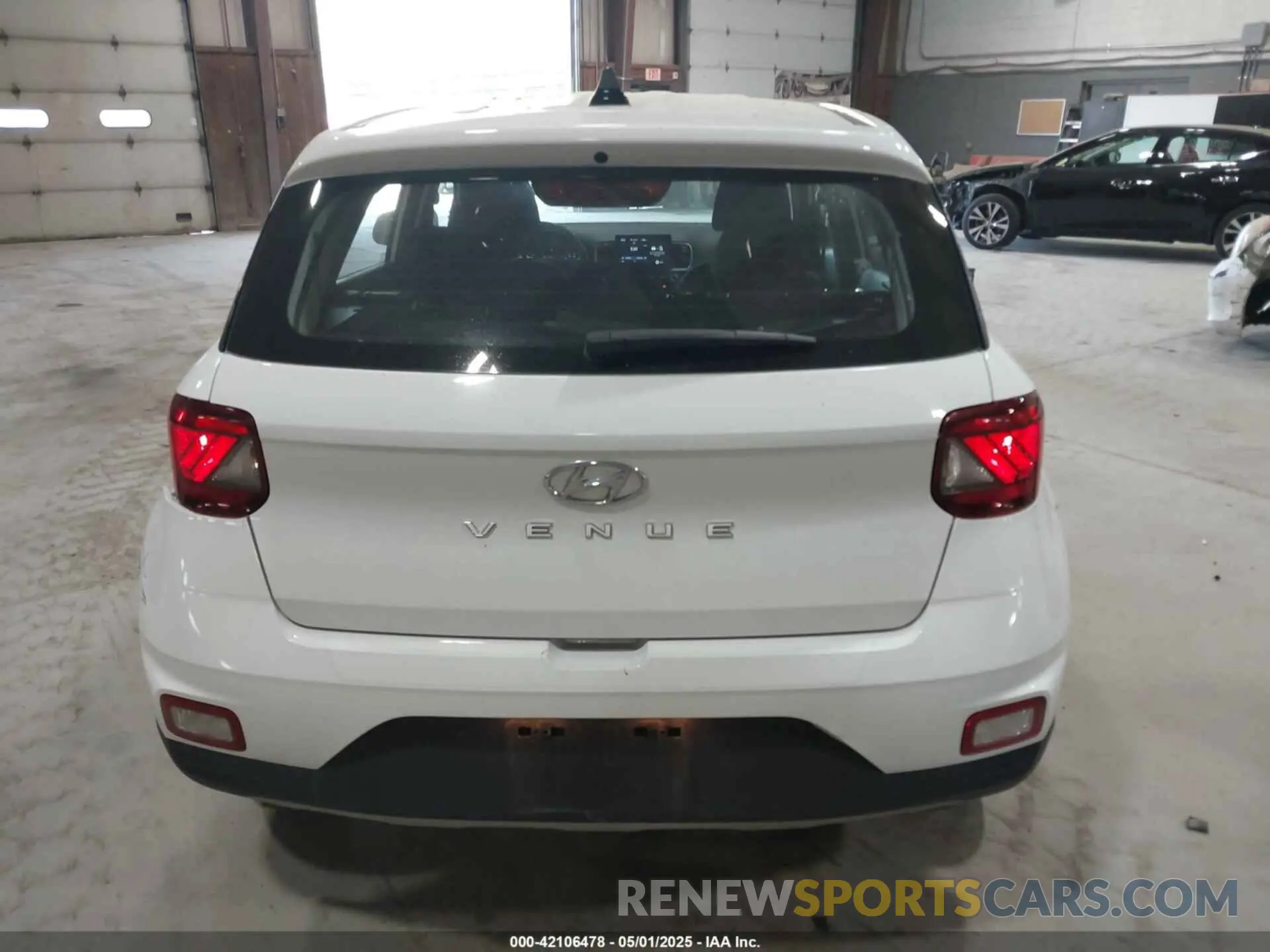16 fotografías del automóvil dañado KMHRB8A35MU099403 HYUNDAI VENUE 2021