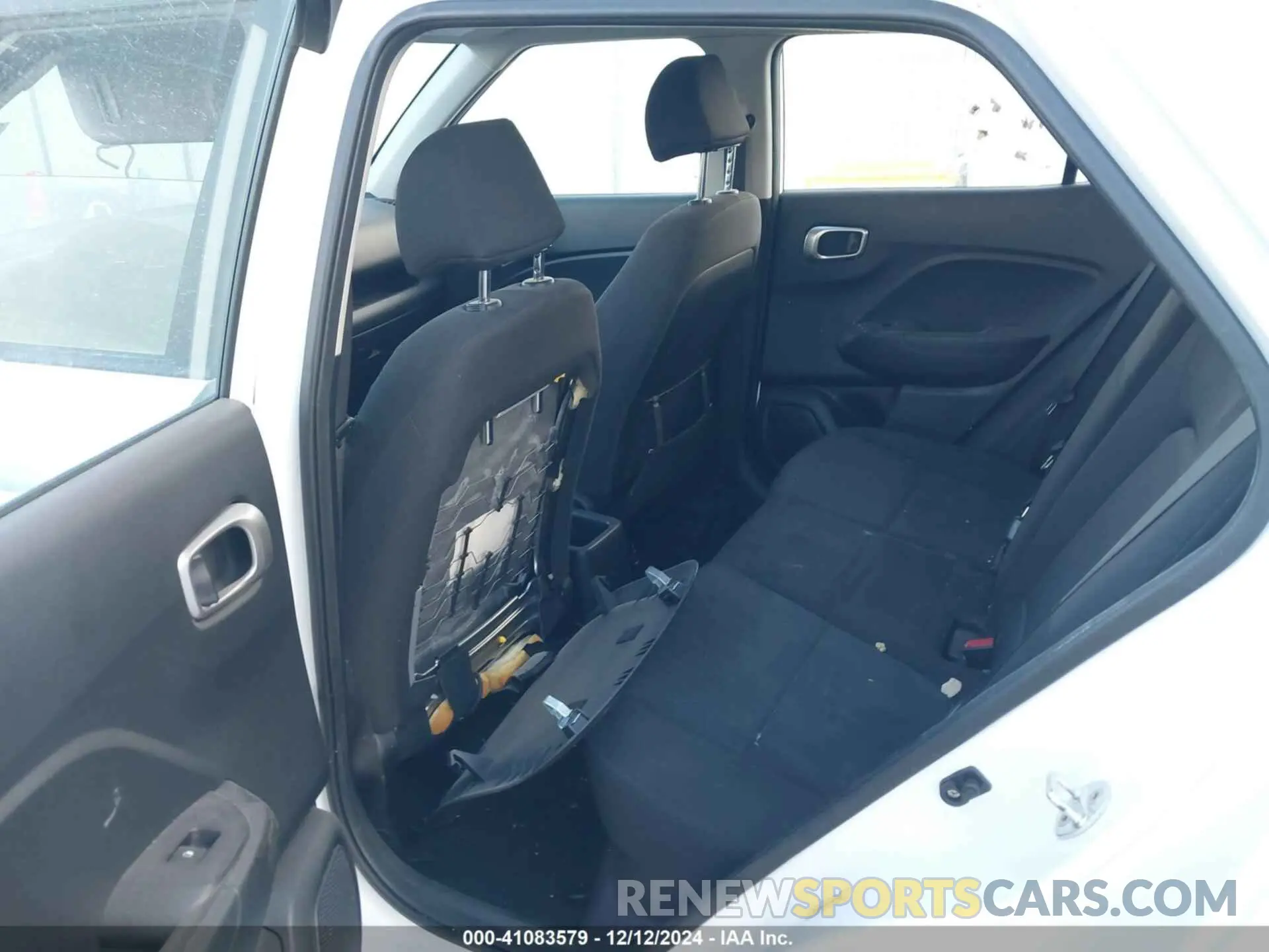 8 fotografías del automóvil dañado KMHRB8A36MU068032 HYUNDAI VENUE 2021