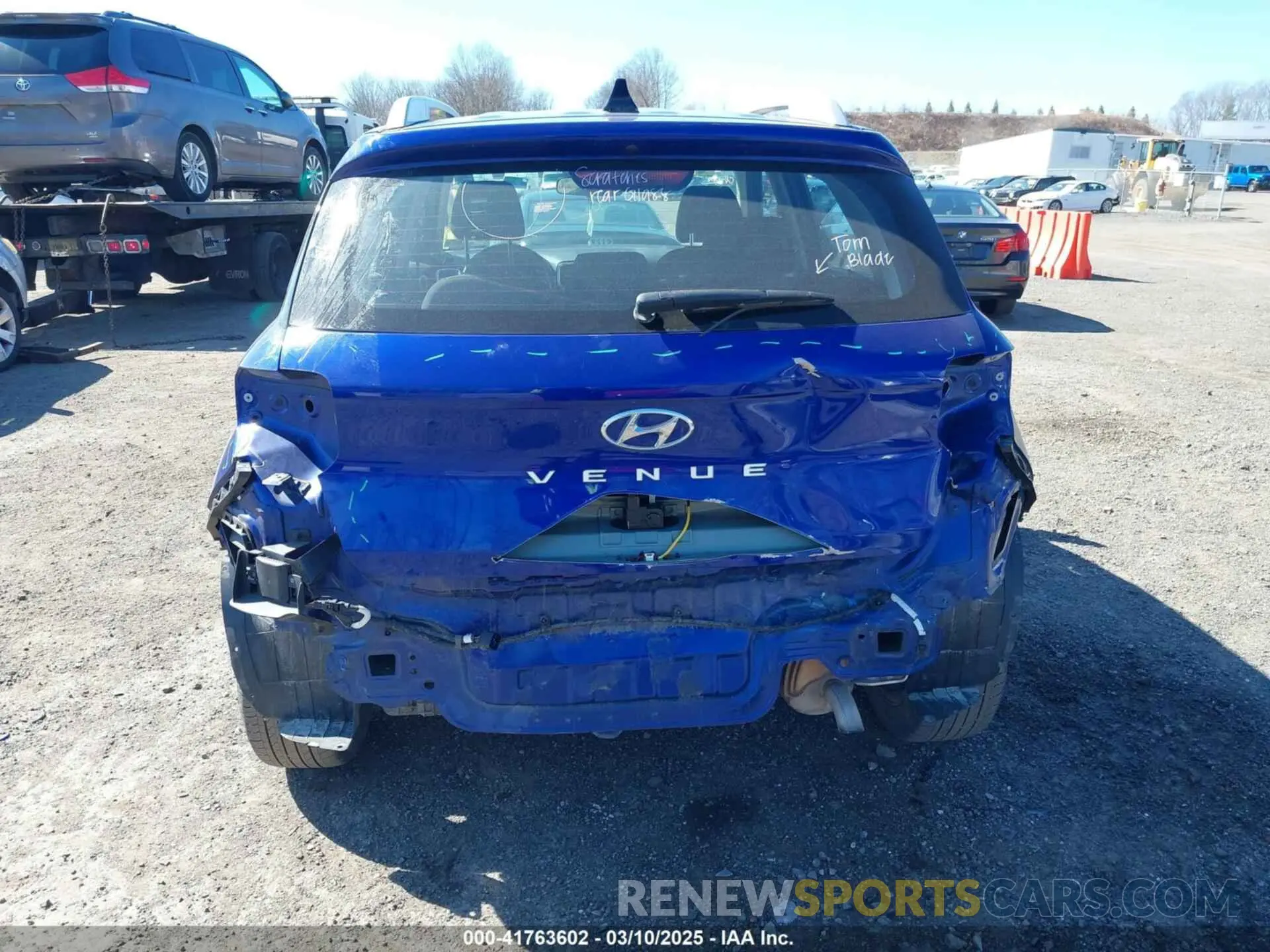 17 fotografías del automóvil dañado KMHRC8A31MU100379 HYUNDAI VENUE 2021