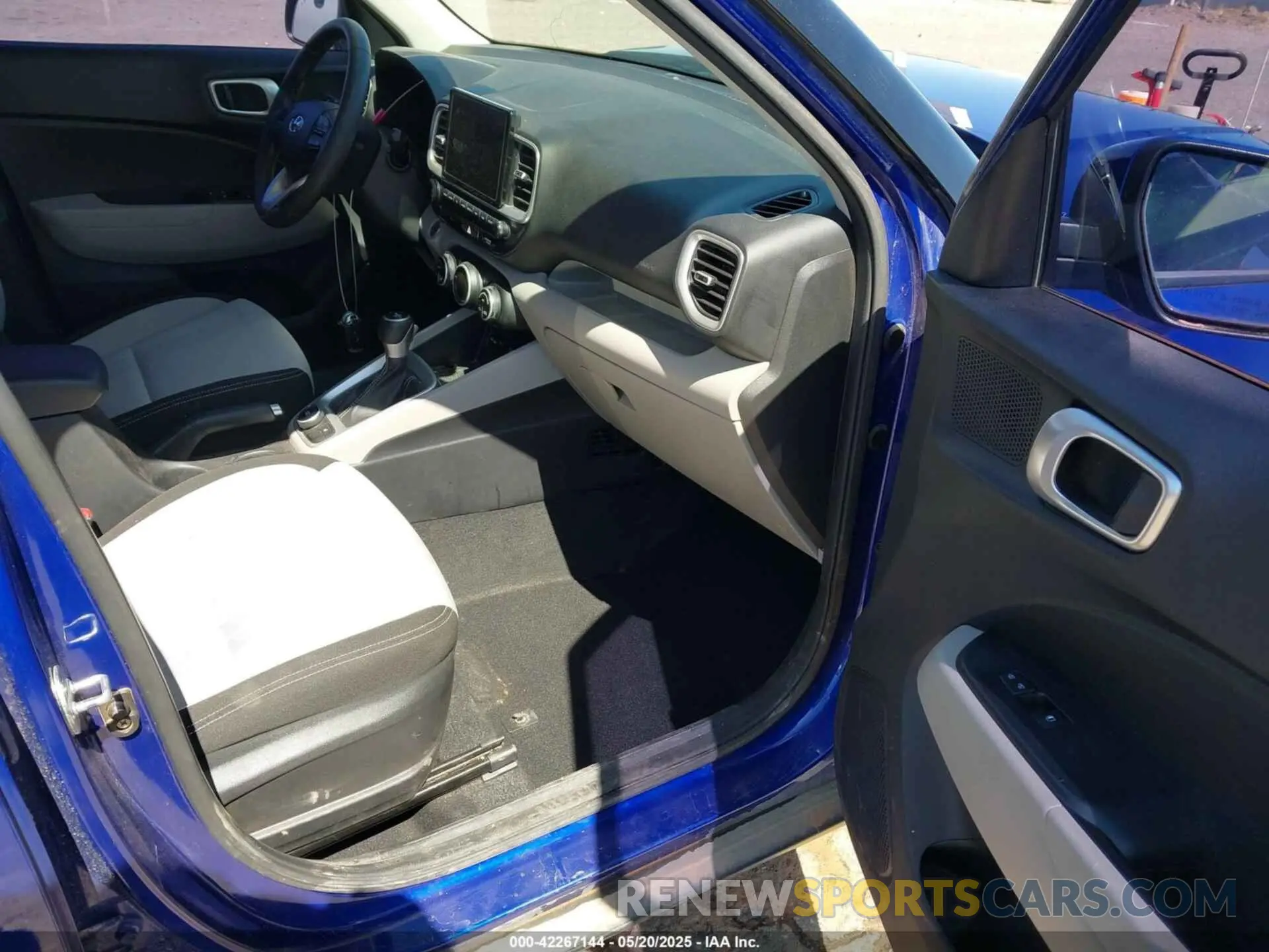 5 fotografías del automóvil dañado KMHRC8A33MU118933 HYUNDAI VENUE 2021