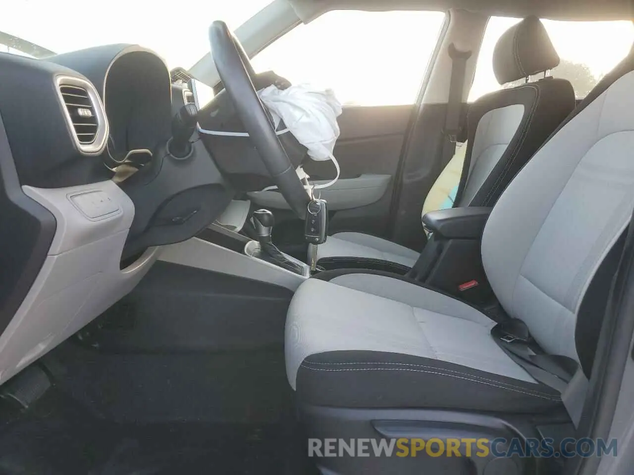 7 fotografías del automóvil dañado KMHRC8A34MU105902 HYUNDAI VENUE 2021