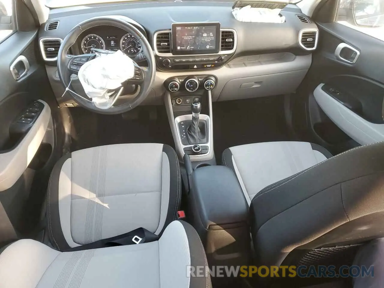 8 fotografías del automóvil dañado KMHRC8A34MU105902 HYUNDAI VENUE 2021