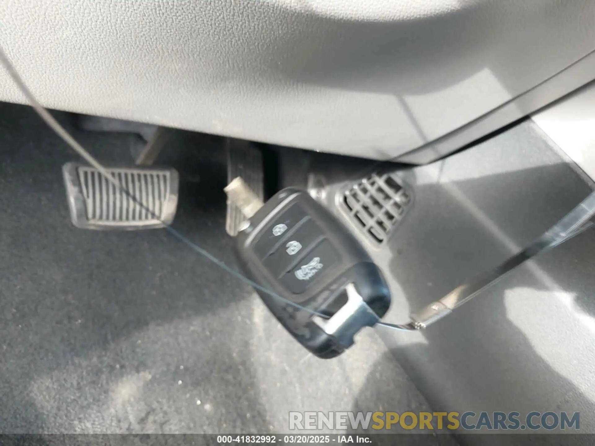 11 fotografías del automóvil dañado KMHRC8A34MU109612 HYUNDAI VENUE 2021