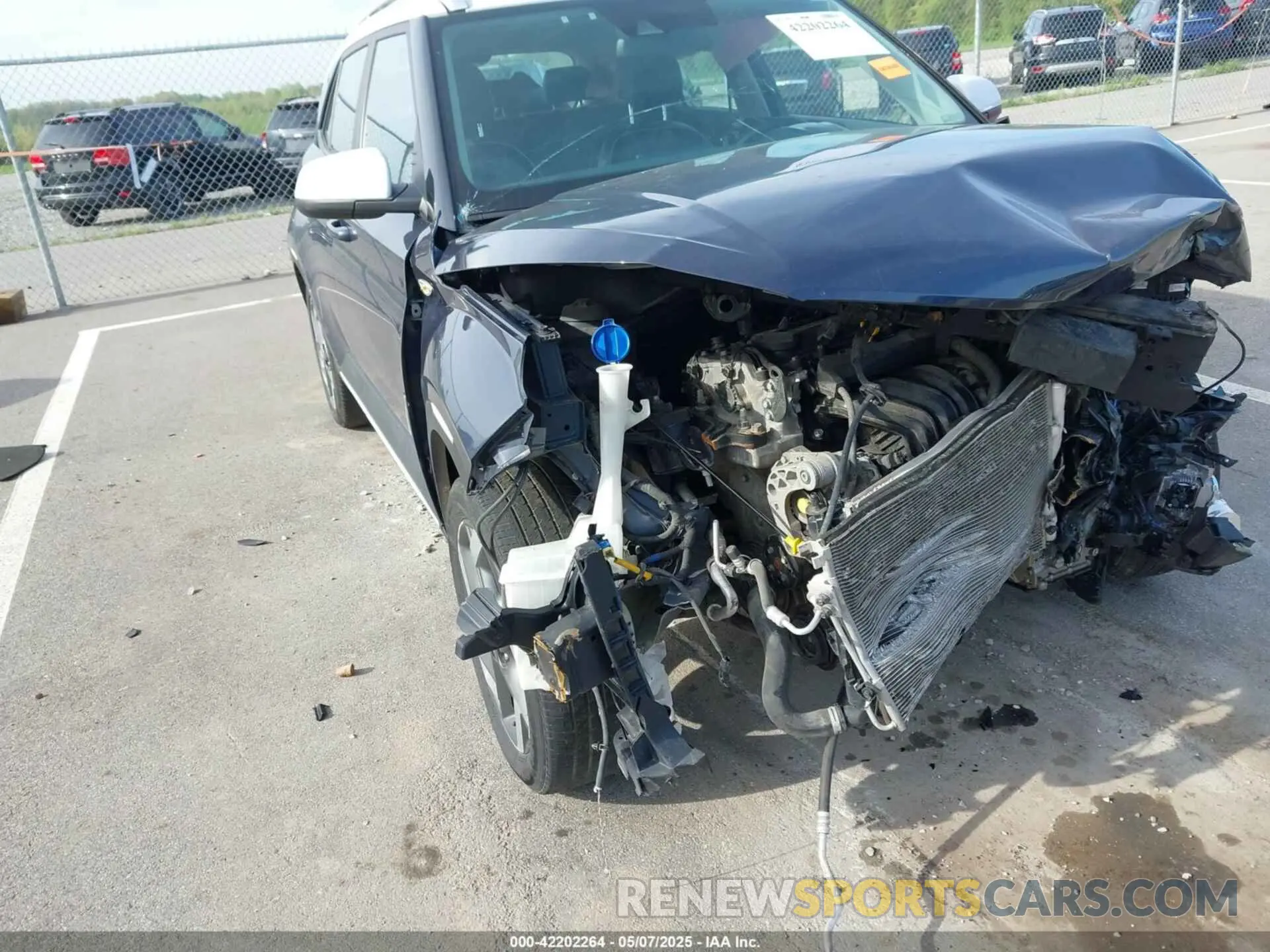 18 fotografías del automóvil dañado KMHRC8A37MU092272 HYUNDAI VENUE 2021
