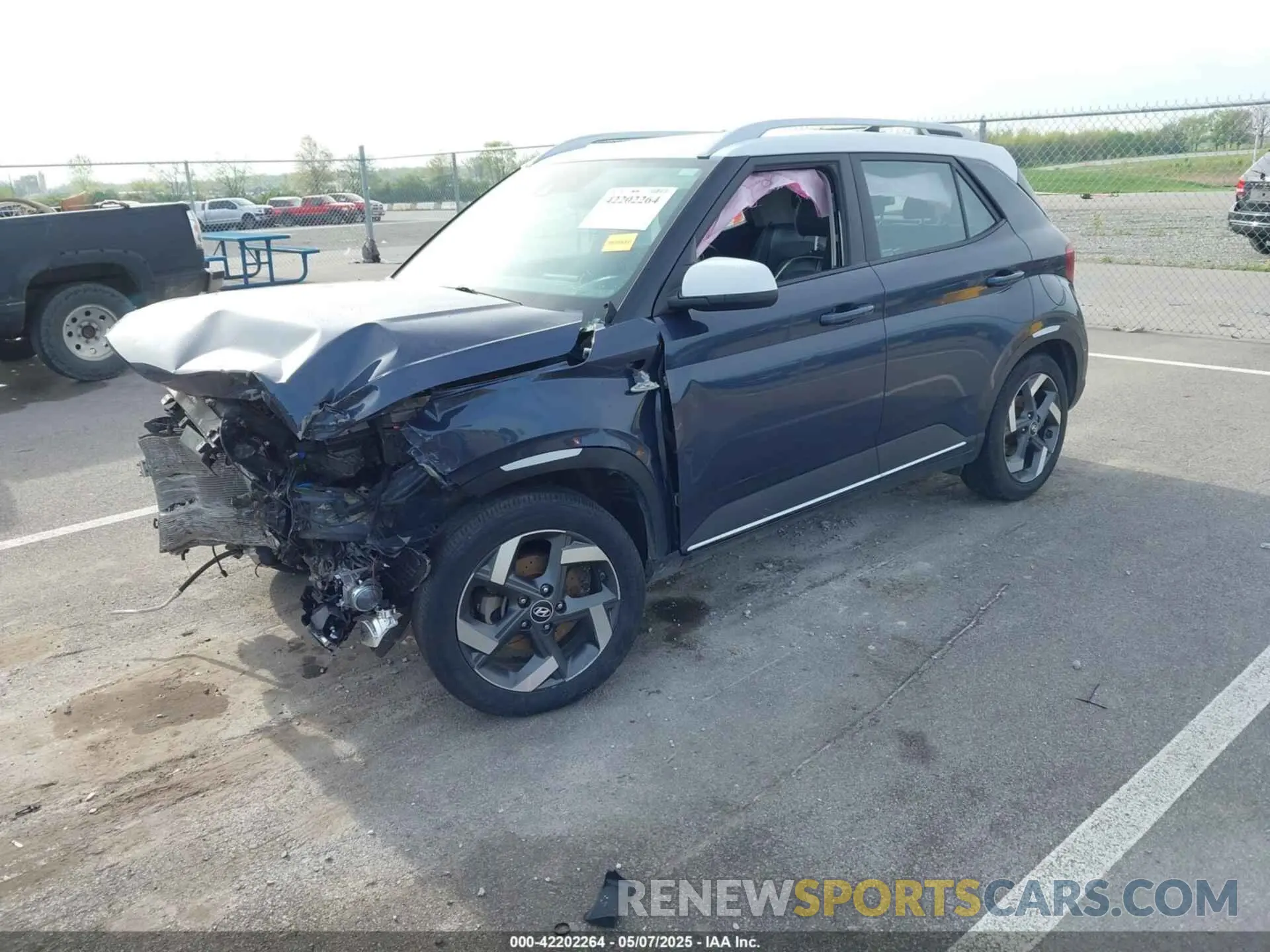 2 fotografías del automóvil dañado KMHRC8A37MU092272 HYUNDAI VENUE 2021