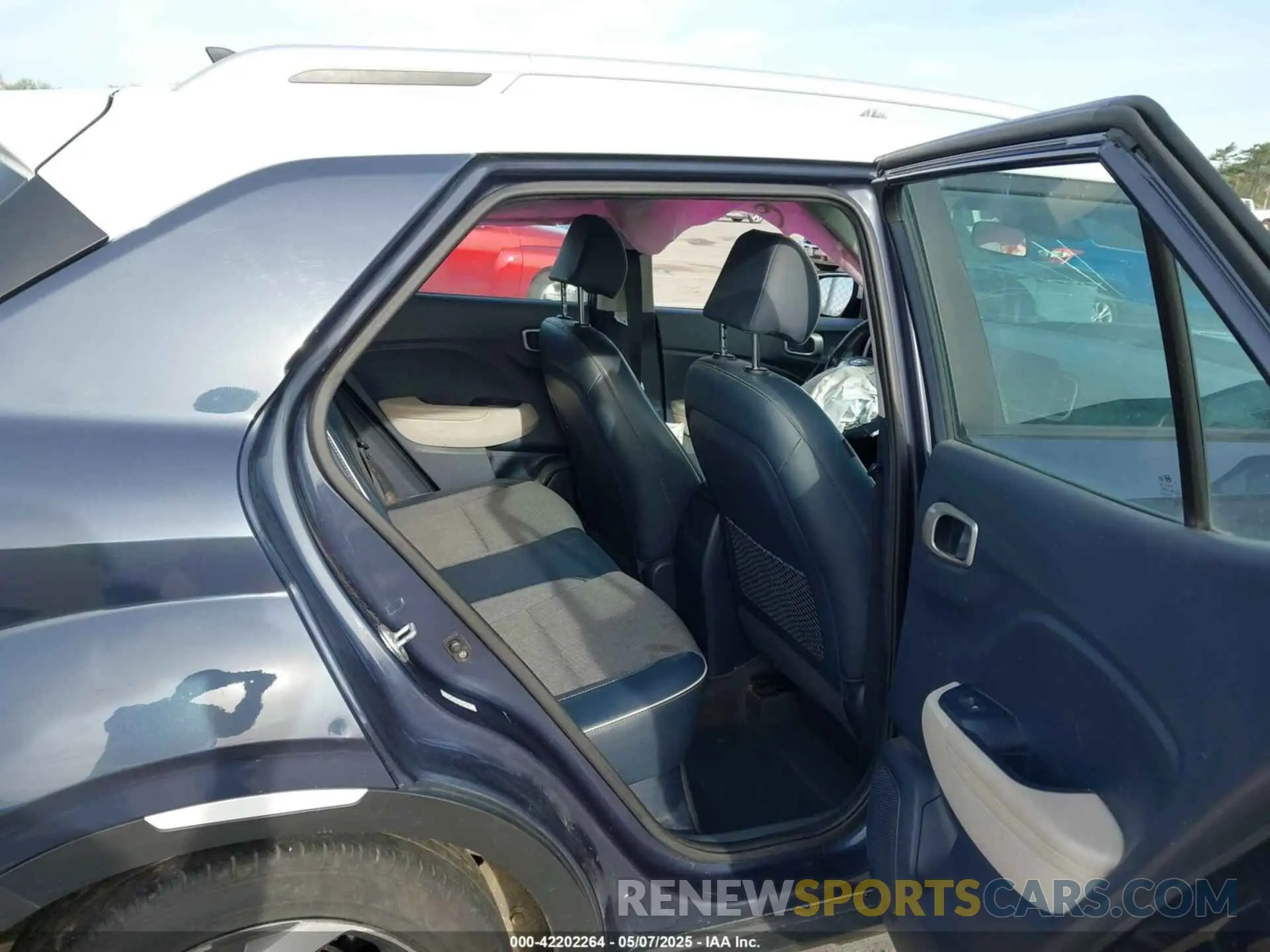 8 fotografías del automóvil dañado KMHRC8A37MU092272 HYUNDAI VENUE 2021