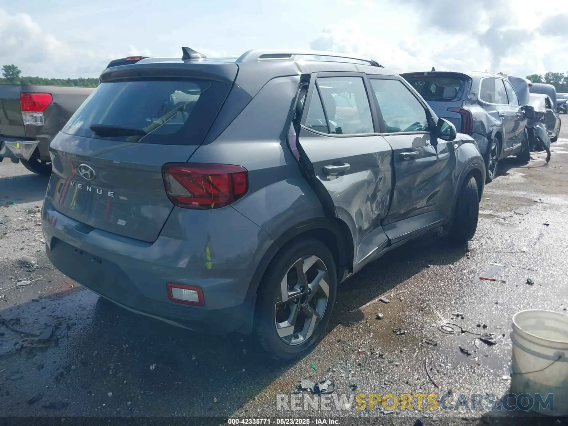 4 fotografías del automóvil dañado KMHRC8A37MU104291 HYUNDAI VENUE 2021