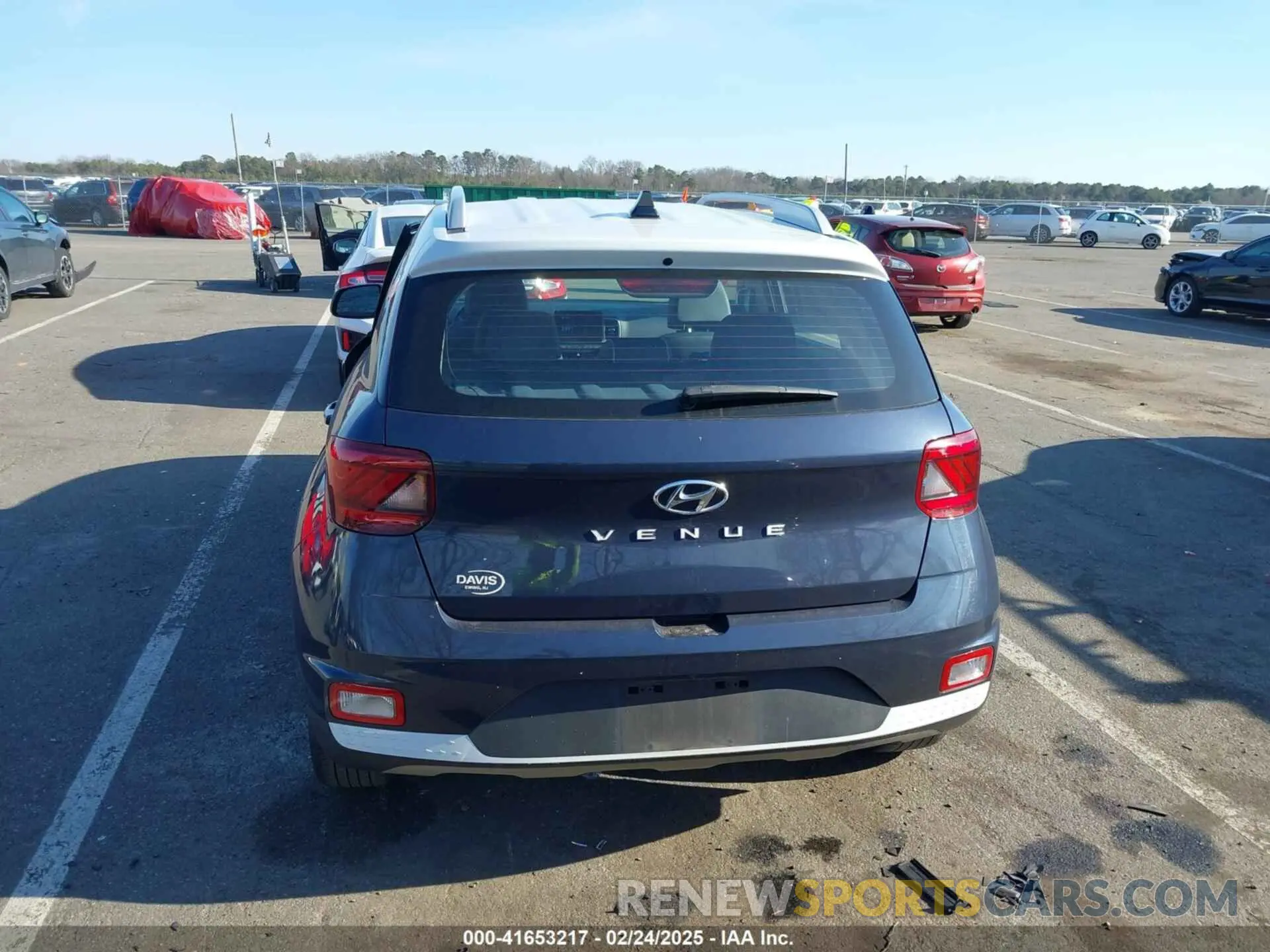 16 fotografías del automóvil dañado KMHRC8A3XMU109145 HYUNDAI VENUE 2021