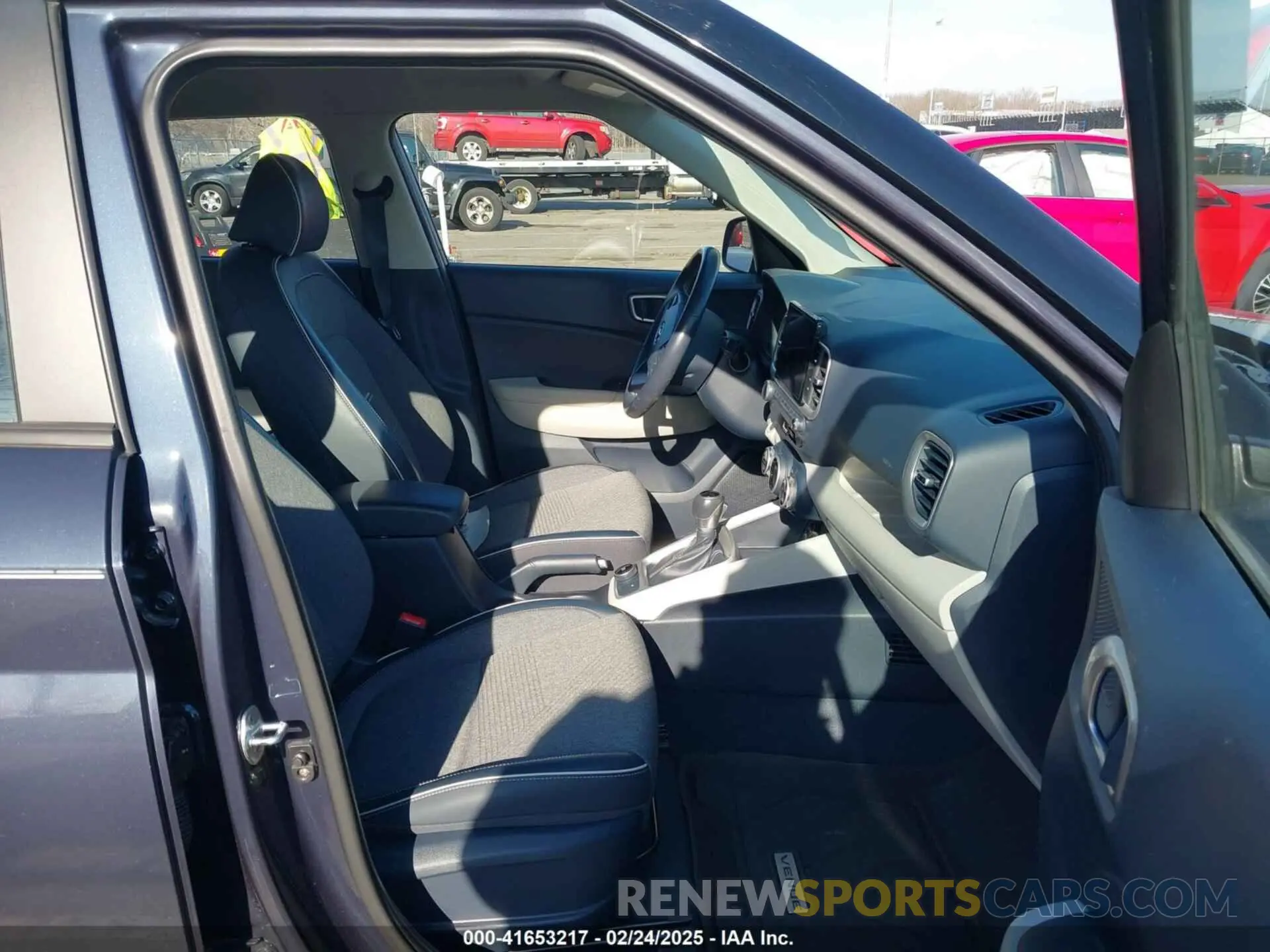 5 fotografías del automóvil dañado KMHRC8A3XMU109145 HYUNDAI VENUE 2021