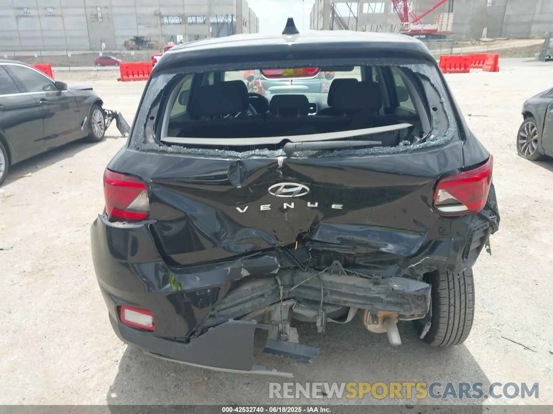 16 fotografías del automóvil dañado KMHRB8A31NU160599 HYUNDAI VENUE 2022