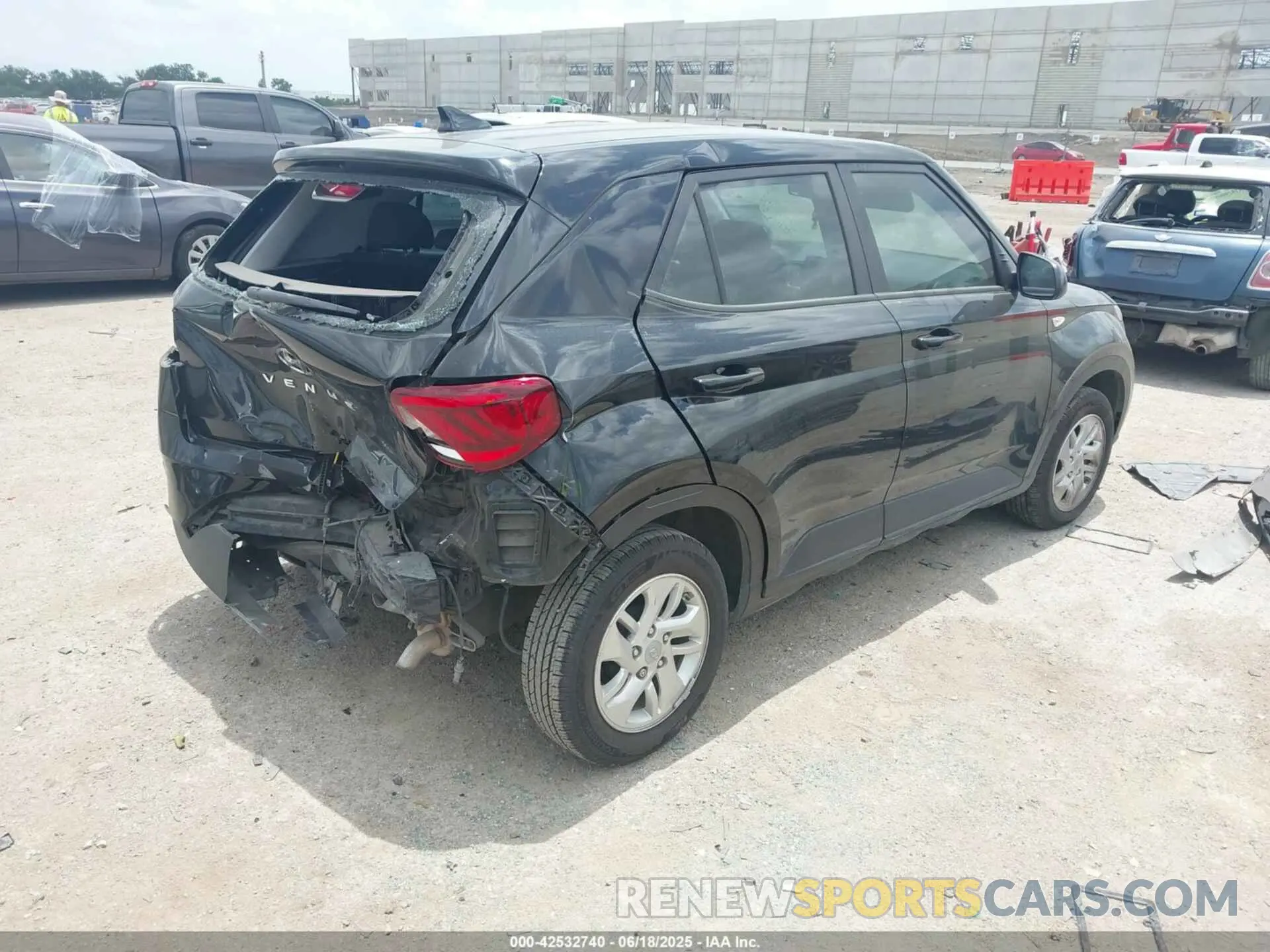 4 fotografías del automóvil dañado KMHRB8A31NU160599 HYUNDAI VENUE 2022