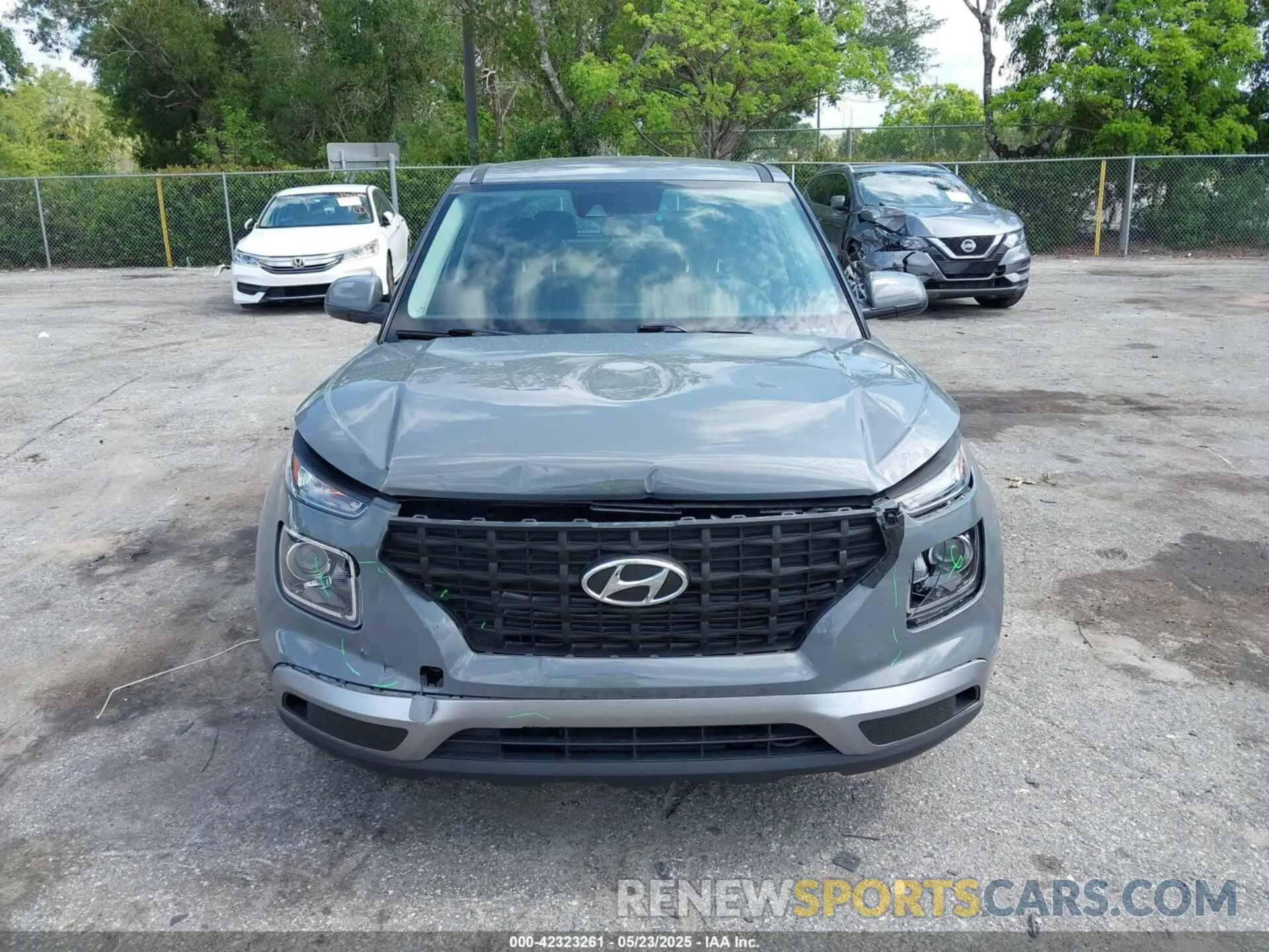12 fotografías del automóvil dañado KMHRB8A35NU163456 HYUNDAI VENUE 2022