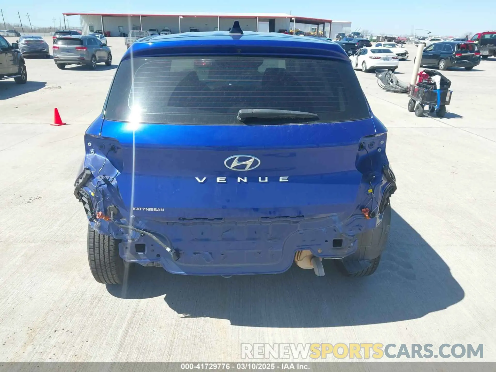 16 fotografías del automóvil dañado KMHRB8A39NU202839 HYUNDAI VENUE 2022