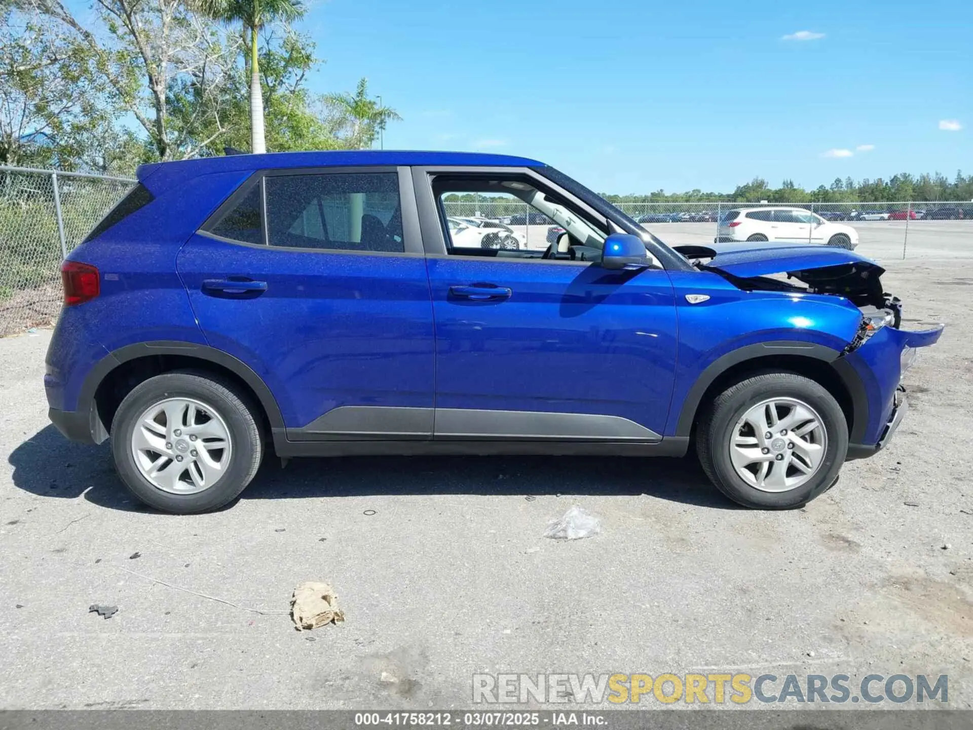 14 fotografías del automóvil dañado KMHRB8A3XNU199174 HYUNDAI VENUE 2022